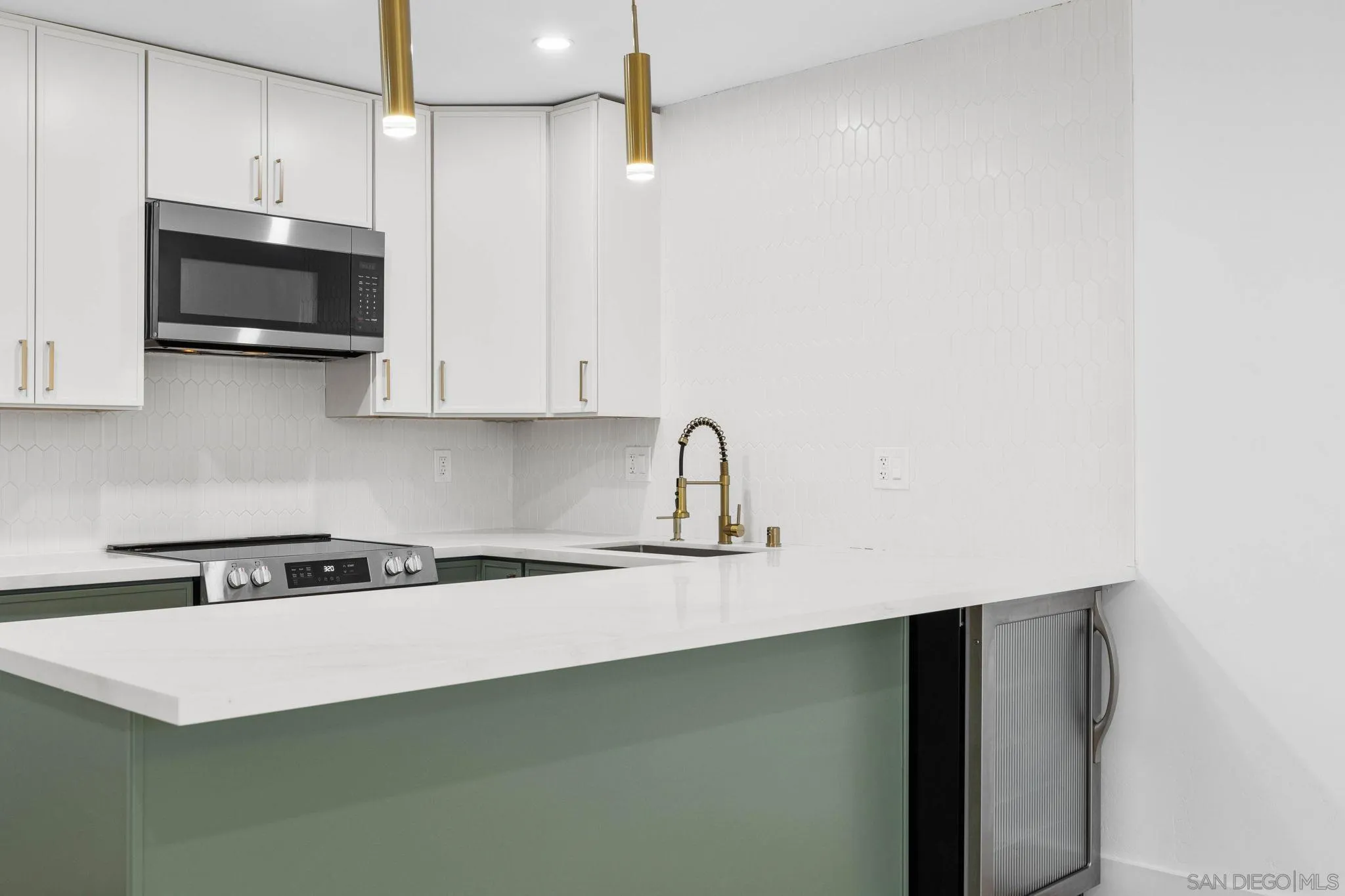 https://cdn.realtyfeed.com/cdn/127/250040163/e769ee20b62c1b0ddc8dab5ca7e3c8fc.webp