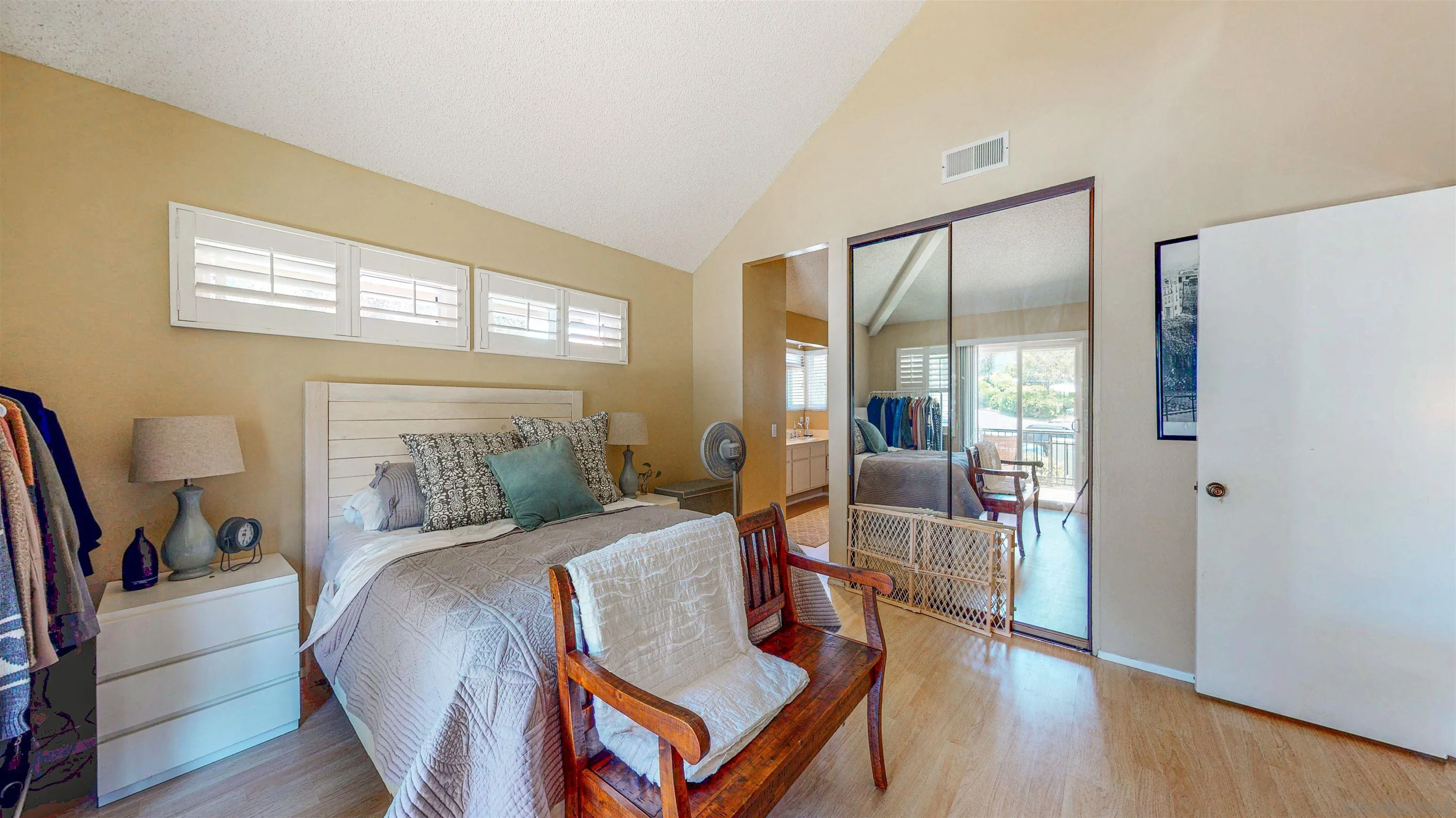 Photo #12: 250040165 Listing: Photo #12