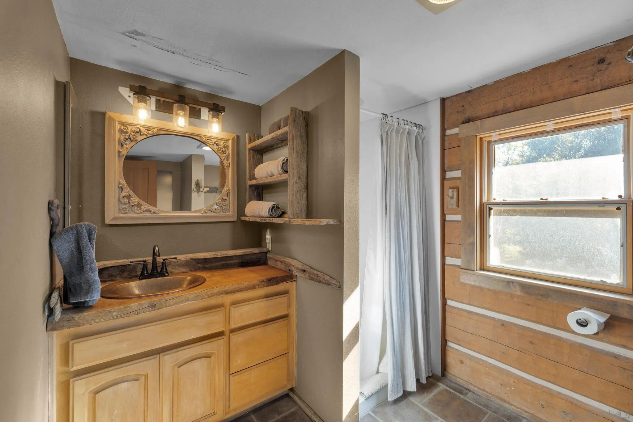 https://cdn.realtyfeed.com/cdn/127/250040167/c28726203eef0b361d39270a52ee9ec8.webp