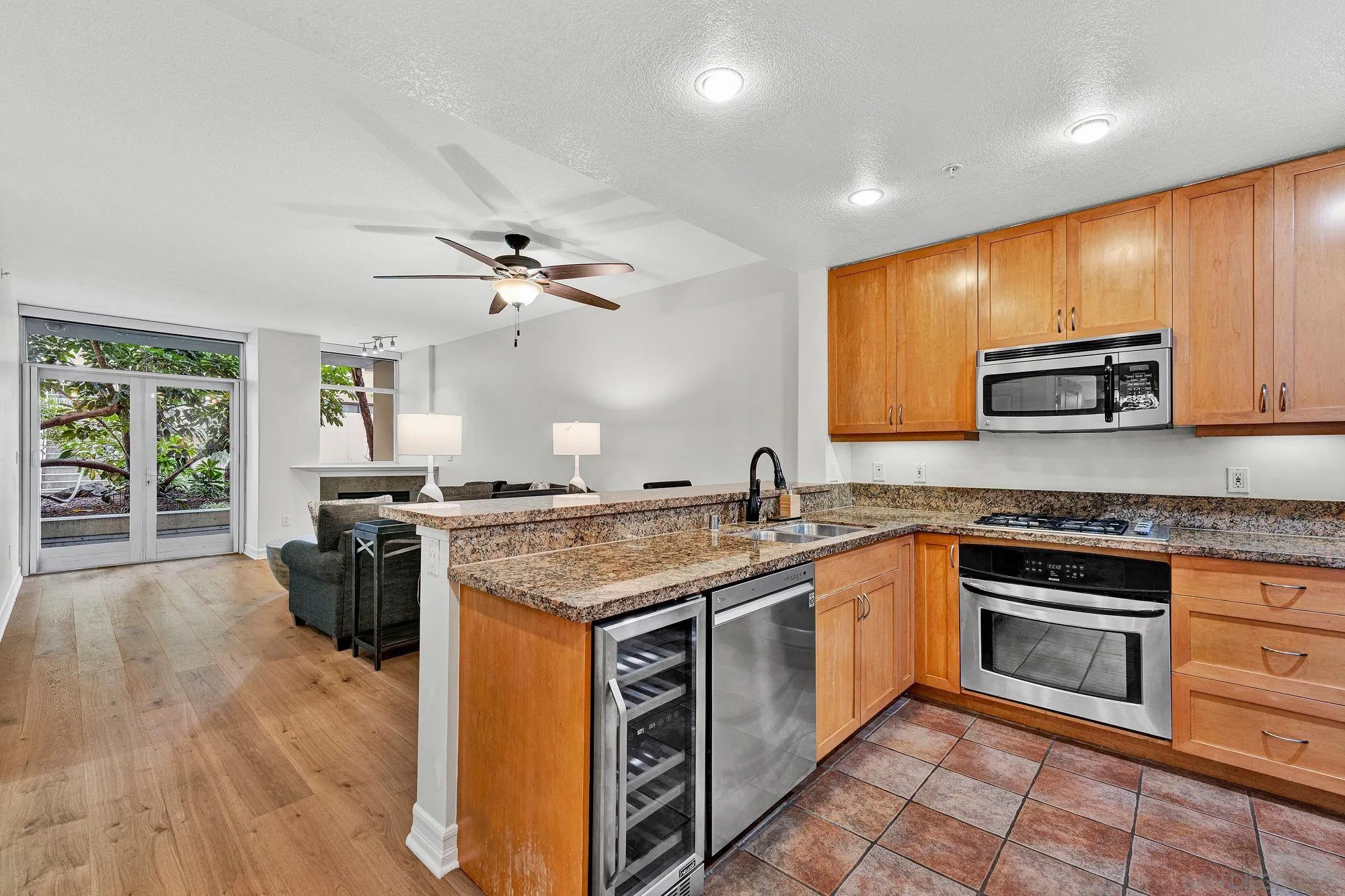 https://cdn.realtyfeed.com/cdn/127/250040169/fb4dcaca43bd7b0d9404aa6edfcd6af1.webp