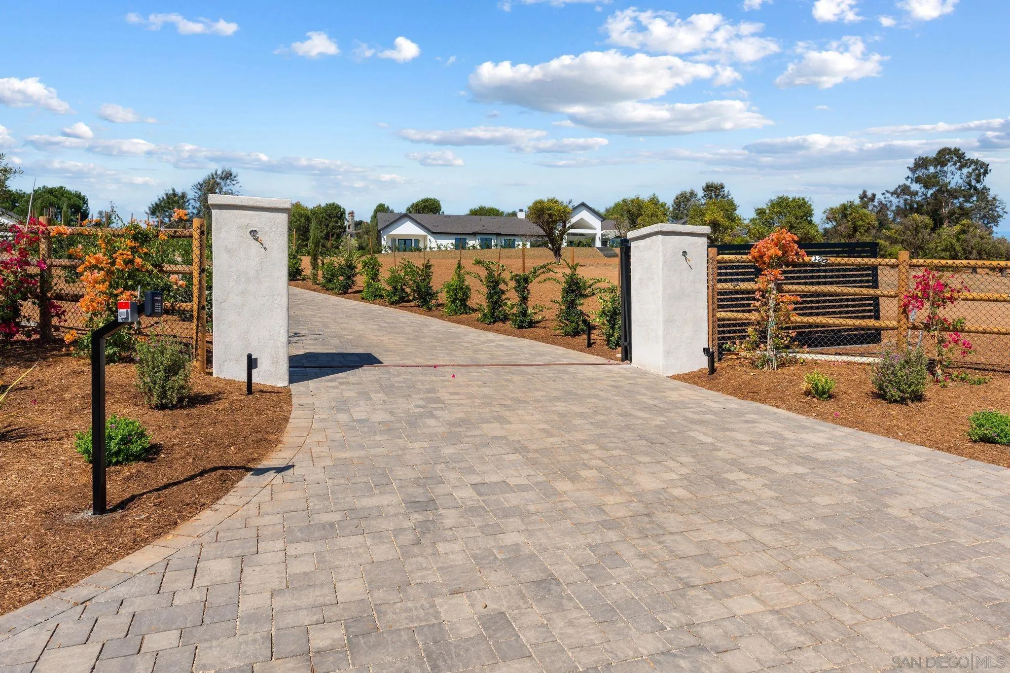 https://cdn.realtyfeed.com/cdn/127/250040178/365513a0be29ffb2e887f9f3fa40b5ce.webp