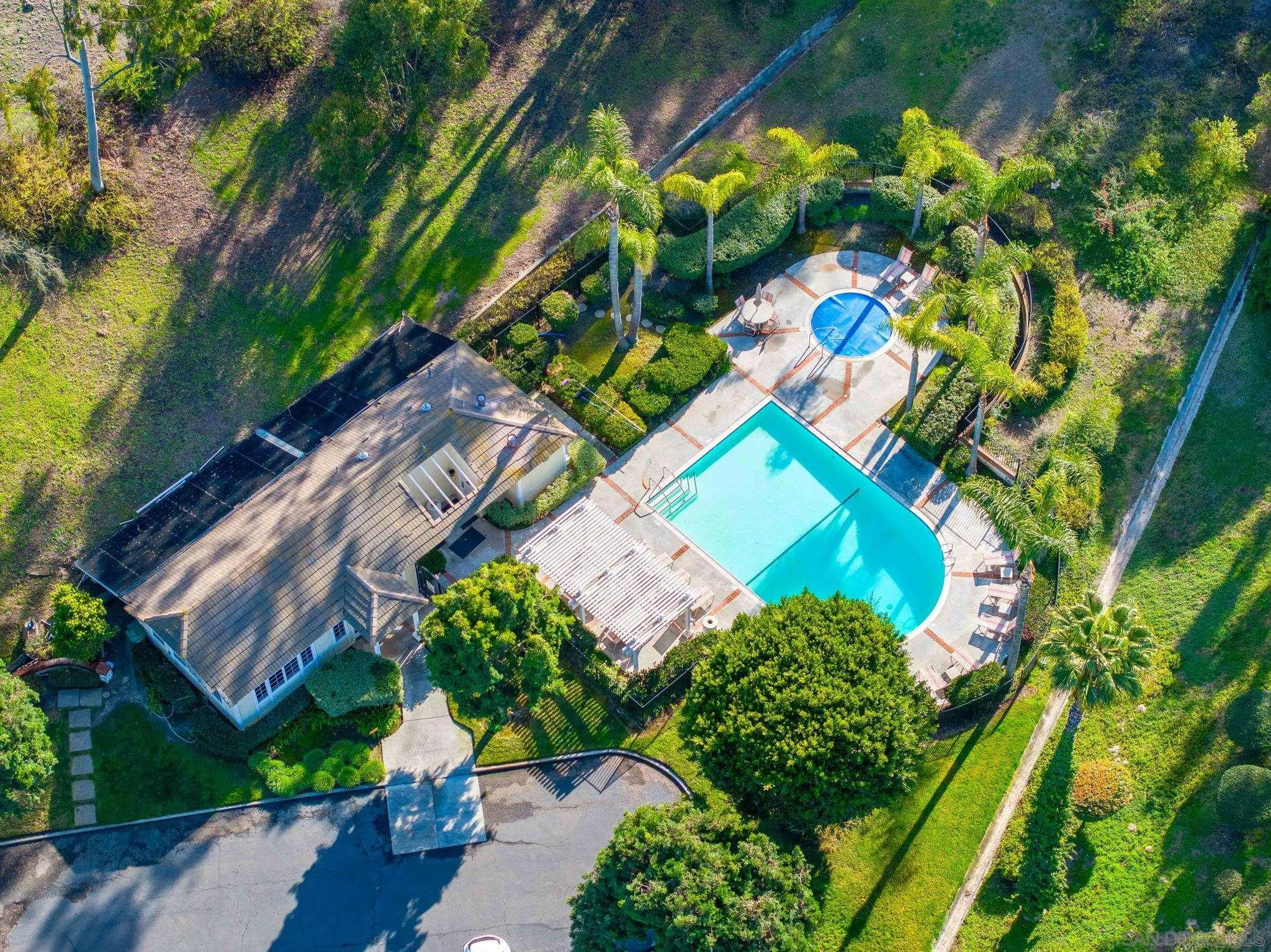 https://cdn.realtyfeed.com/cdn/127/250040179/05665fc4ca7eeb067be72697f1a5c1b8.webp