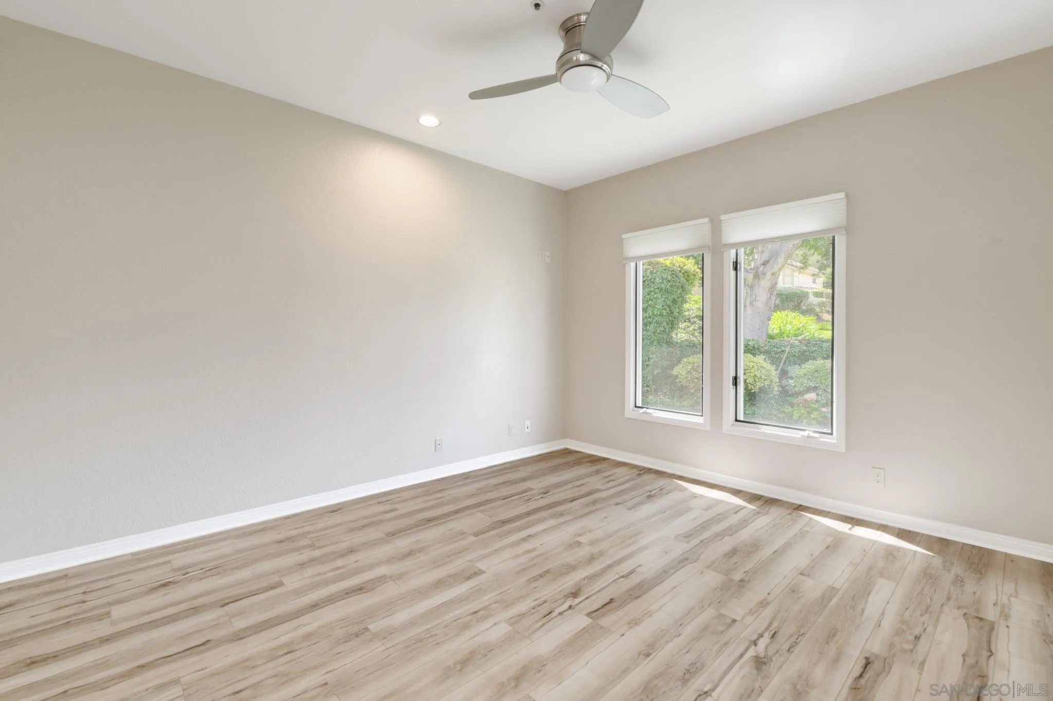 https://cdn.realtyfeed.com/cdn/127/250040179/1a1b60b6ac2b29e6f4b2274e706ec132.webp