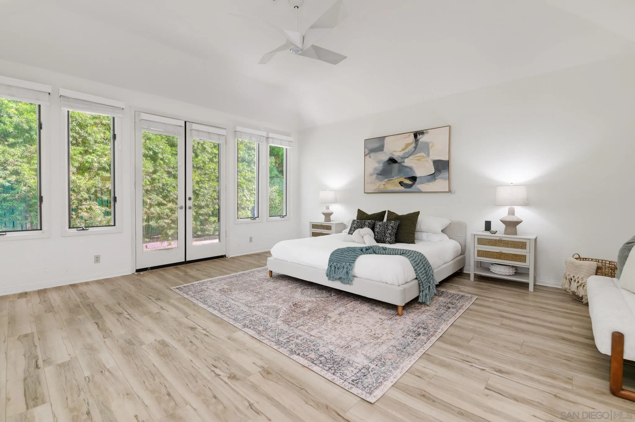 https://cdn.realtyfeed.com/cdn/127/250040179/97c44b83732150d06326d1807eeae9d1.webp