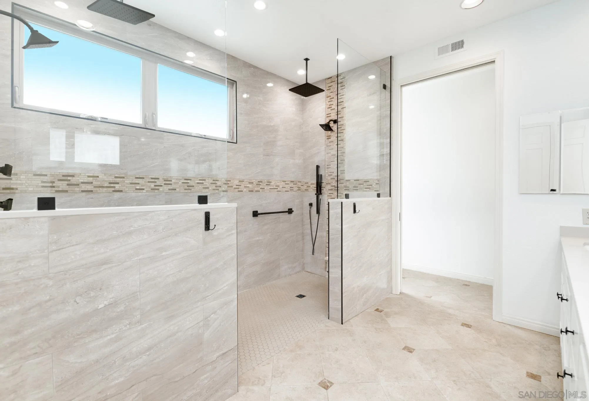 https://cdn.realtyfeed.com/cdn/127/250040179/e7b750d0c06ca562d668761a240c9fc7.webp