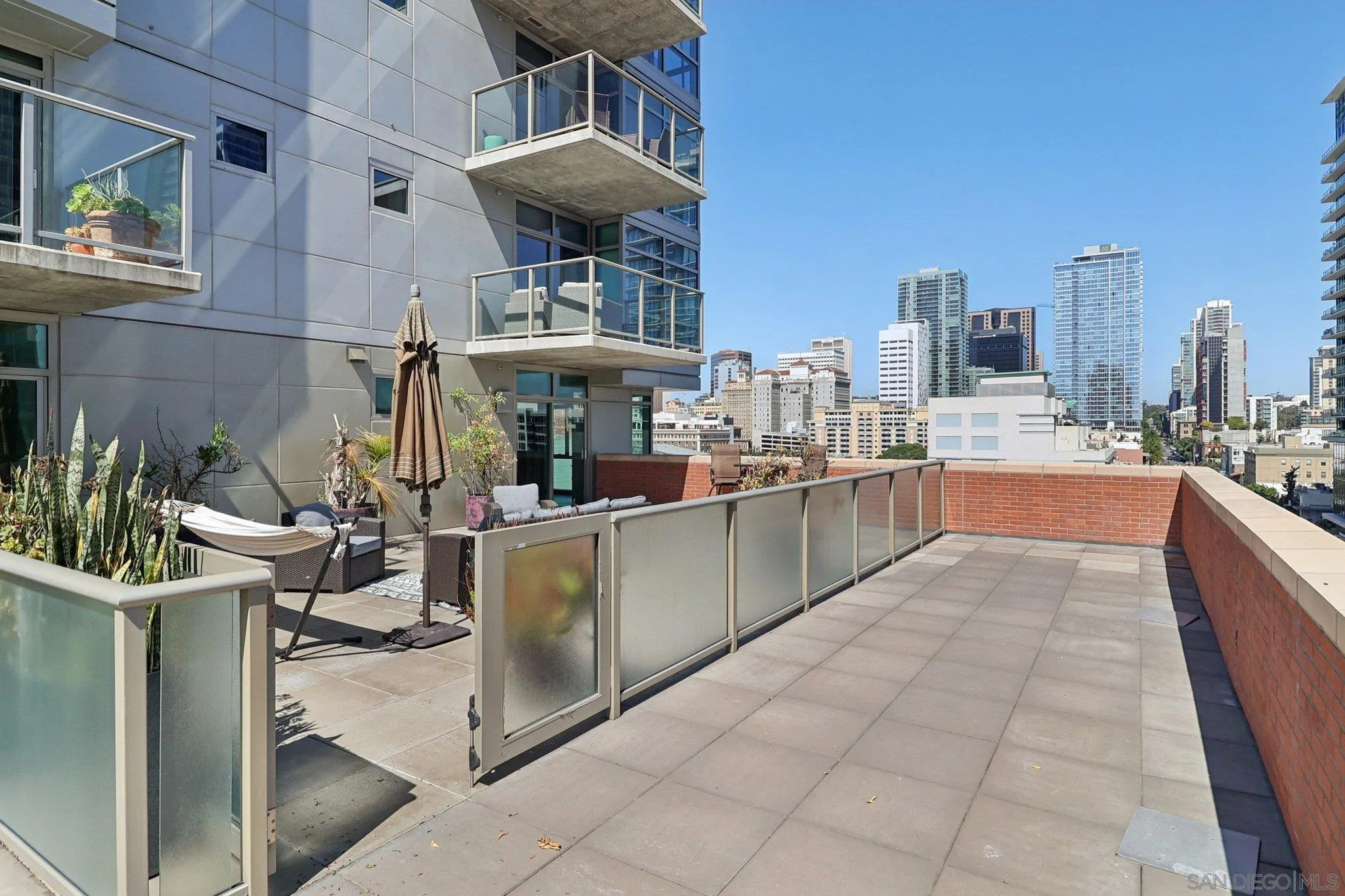 https://cdn.realtyfeed.com/cdn/127/250040185/00f2d5a7edd8ff3f3811340a6b7dd671.webp
