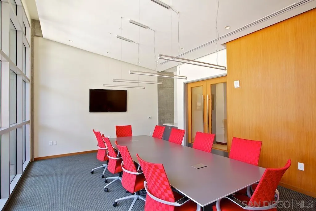 https://cdn.realtyfeed.com/cdn/127/250040185/0b7e01f80c9d301d11c20e295eafc764.webp