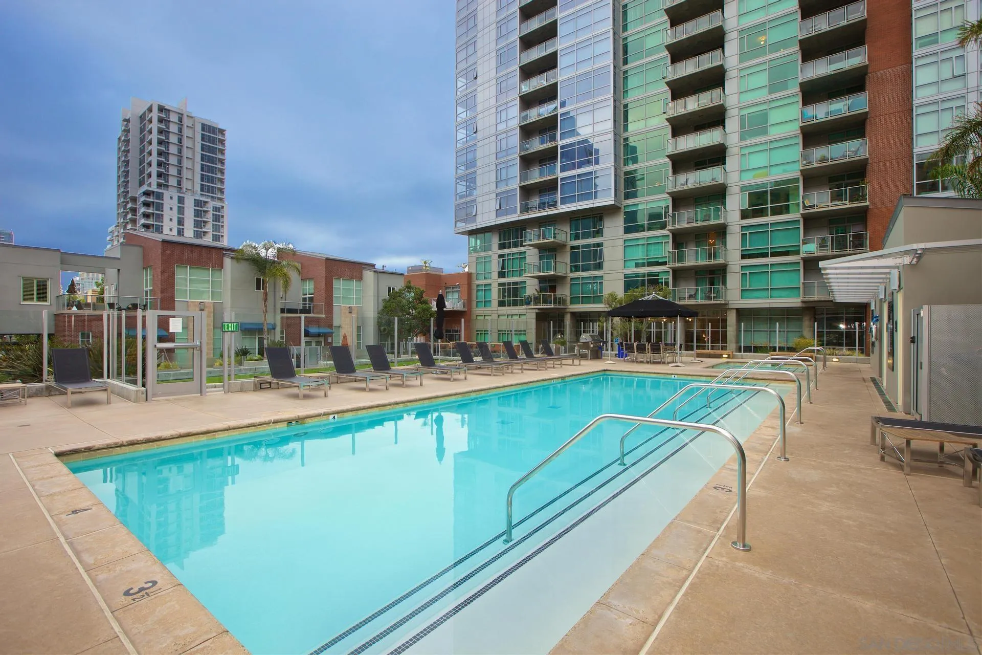 https://cdn.realtyfeed.com/cdn/127/250040185/b31b16e89b071f3e07aec22af1b22cd8.webp