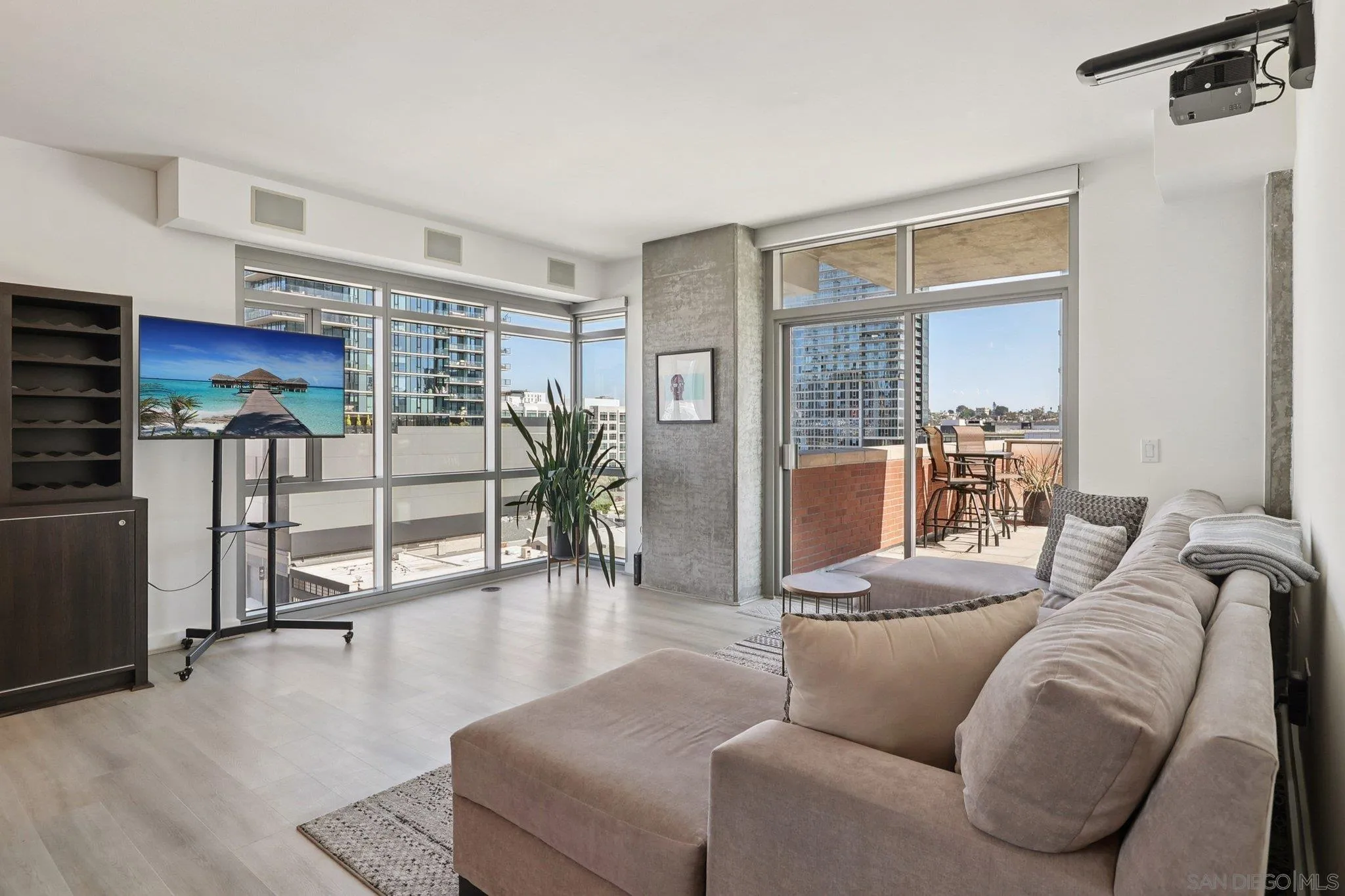 Photo #2: 250040185 Listing 