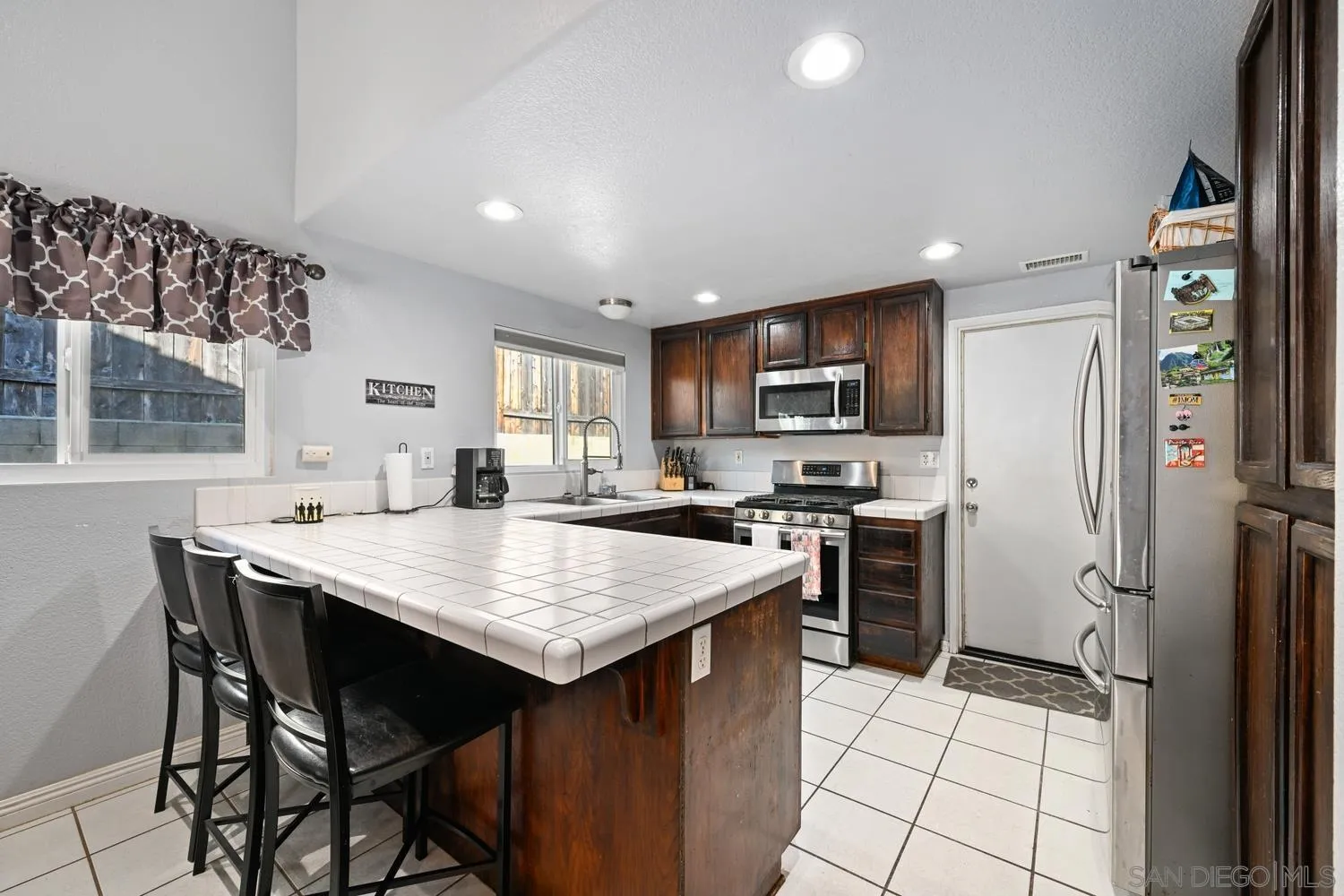 https://cdn.realtyfeed.com/cdn/127/250040186/cf6dc8280513c392da4c47b89fdc5b6d.webp