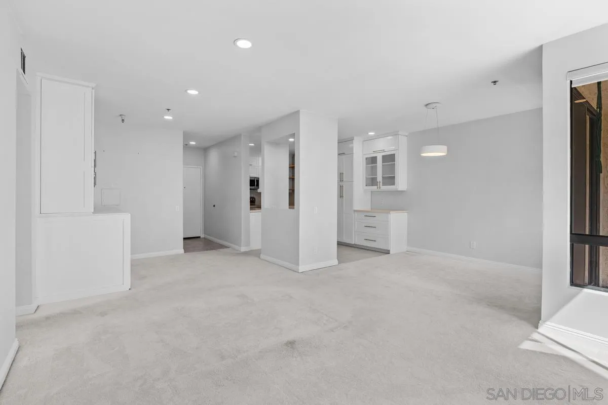 Photo #11: 250040195 Listing: Photo #11