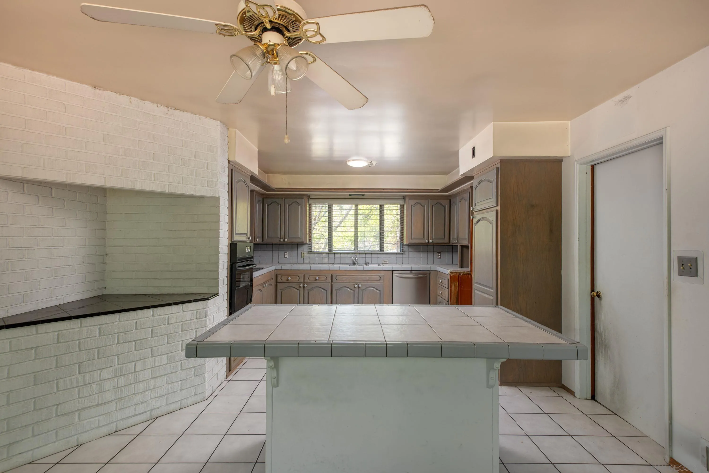 https://cdn.realtyfeed.com/cdn/127/250040198/46d02727e2b672644b5b1f7272a18bae.webp