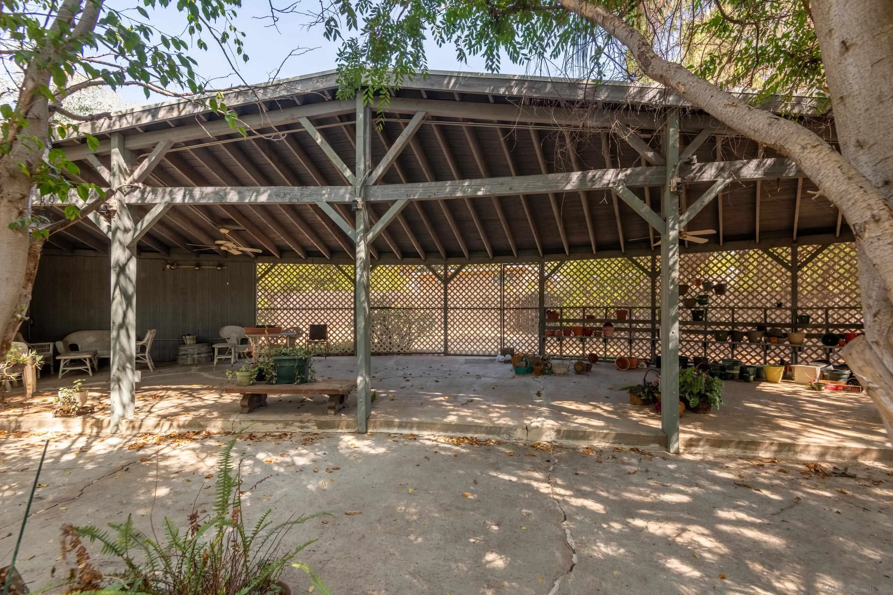 https://cdn.realtyfeed.com/cdn/127/250040198/5b3b8dccc3c3d4d8bda1a84d18d80c07.webp