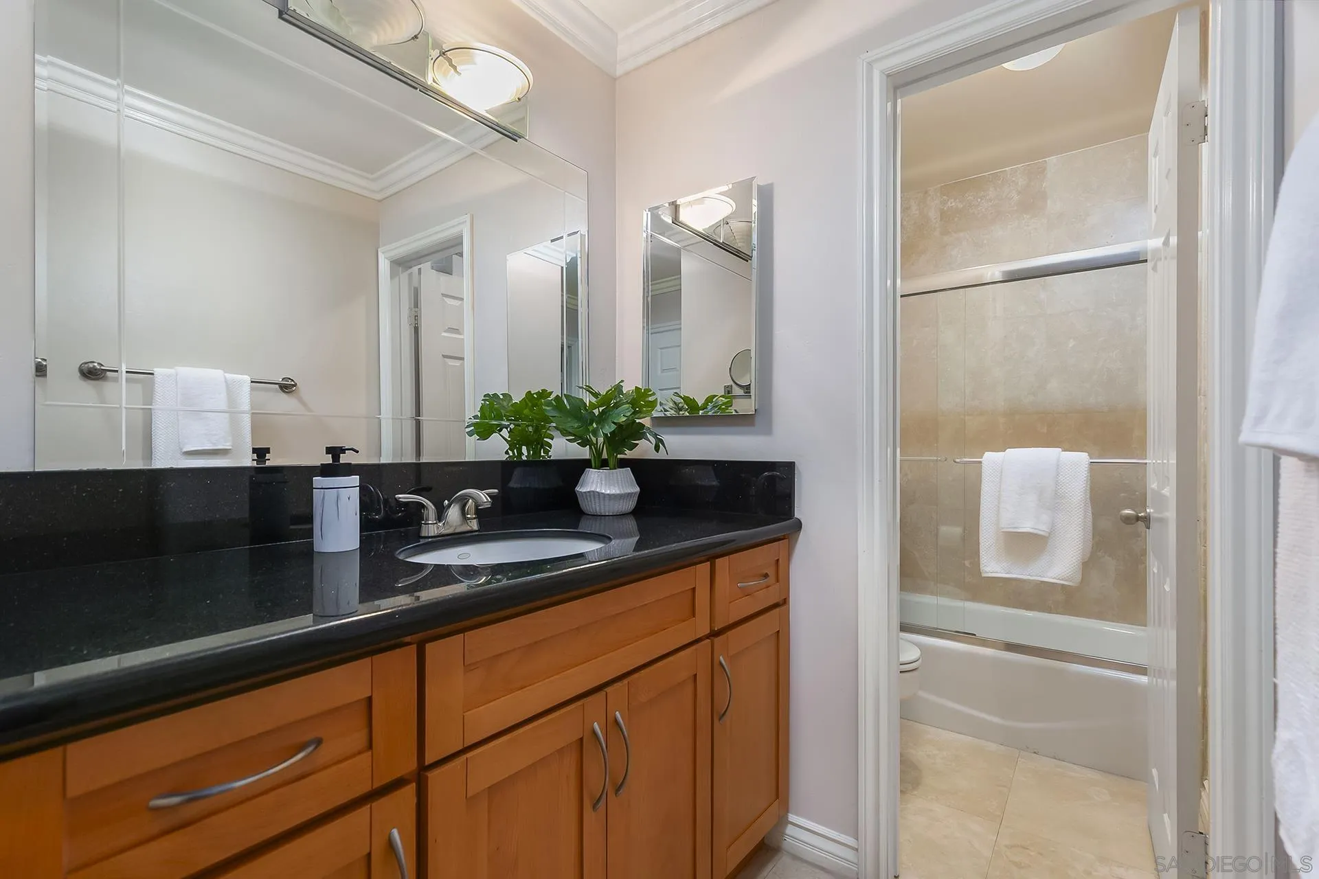 https://cdn.realtyfeed.com/cdn/127/250040201/3ac00e8ffffb893d55851167d6c38e0a.webp