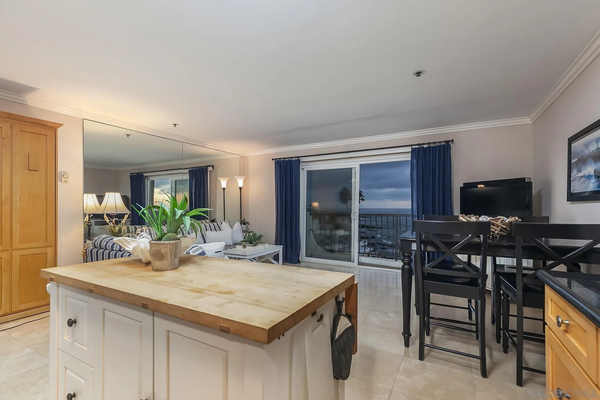 https://cdn.realtyfeed.com/cdn/127/250040201/8a994d8e9968ad918dd9c2385df91a9b.webp