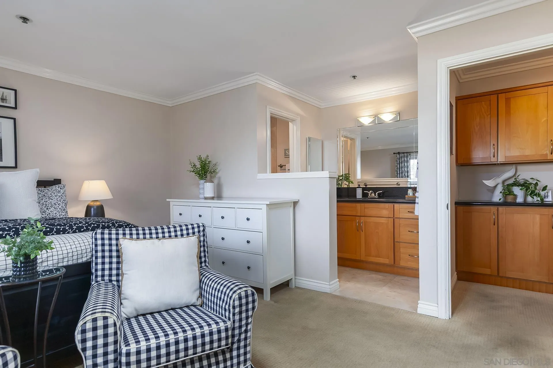 https://cdn.realtyfeed.com/cdn/127/250040201/d000e5de50e729dd2556d503c02a93d5.webp