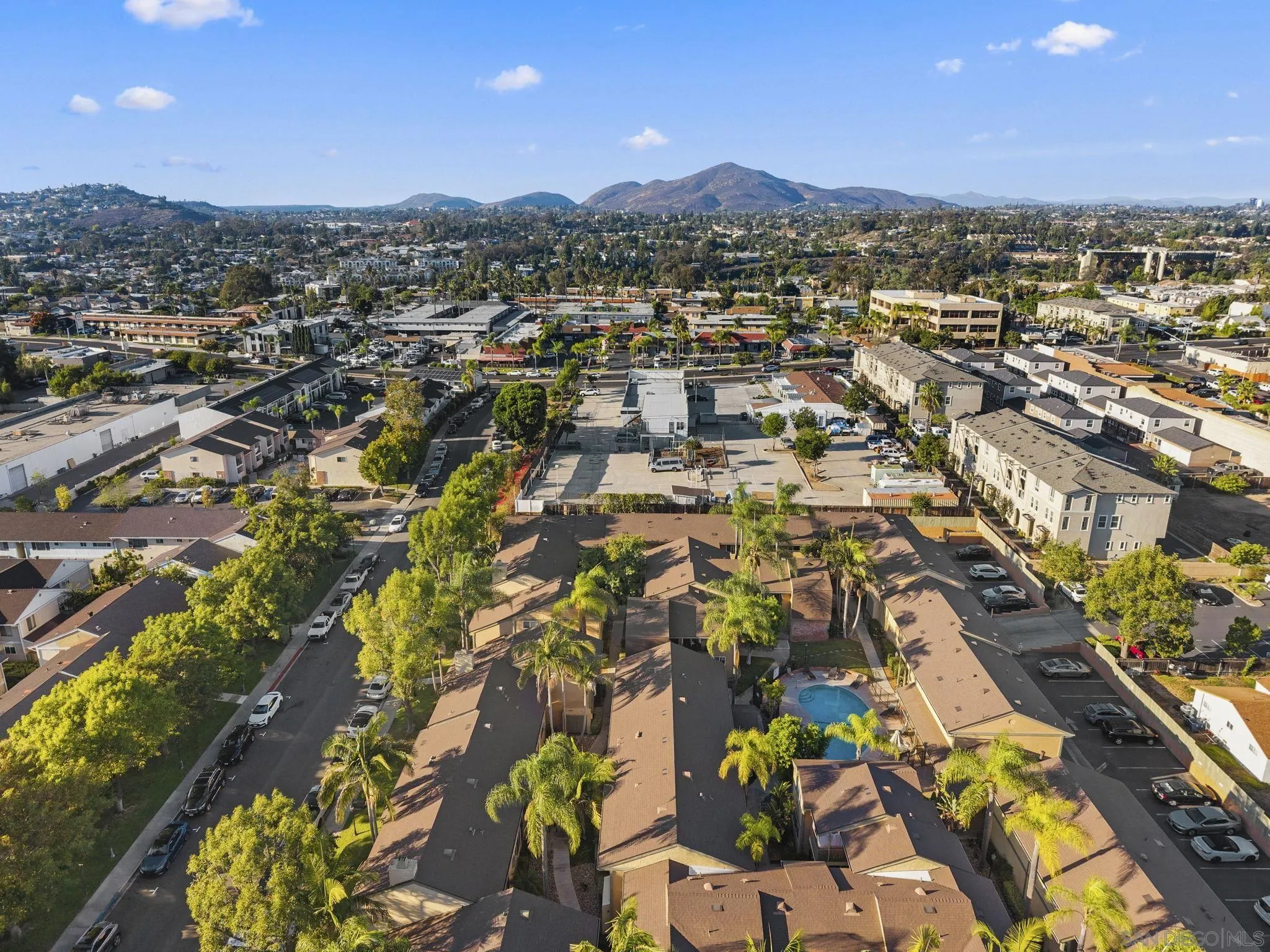 https://cdn.realtyfeed.com/cdn/127/250040205/102550b6c78491daa5f457fae42e4b35.webp