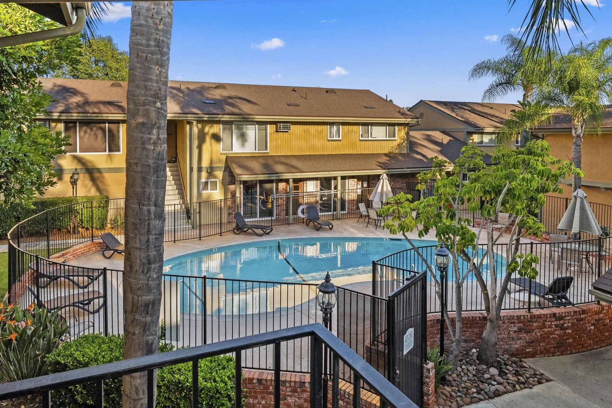 https://cdn.realtyfeed.com/cdn/127/250040205/ebe19e5a2f55e7d36ac25e8a45b388a8.webp