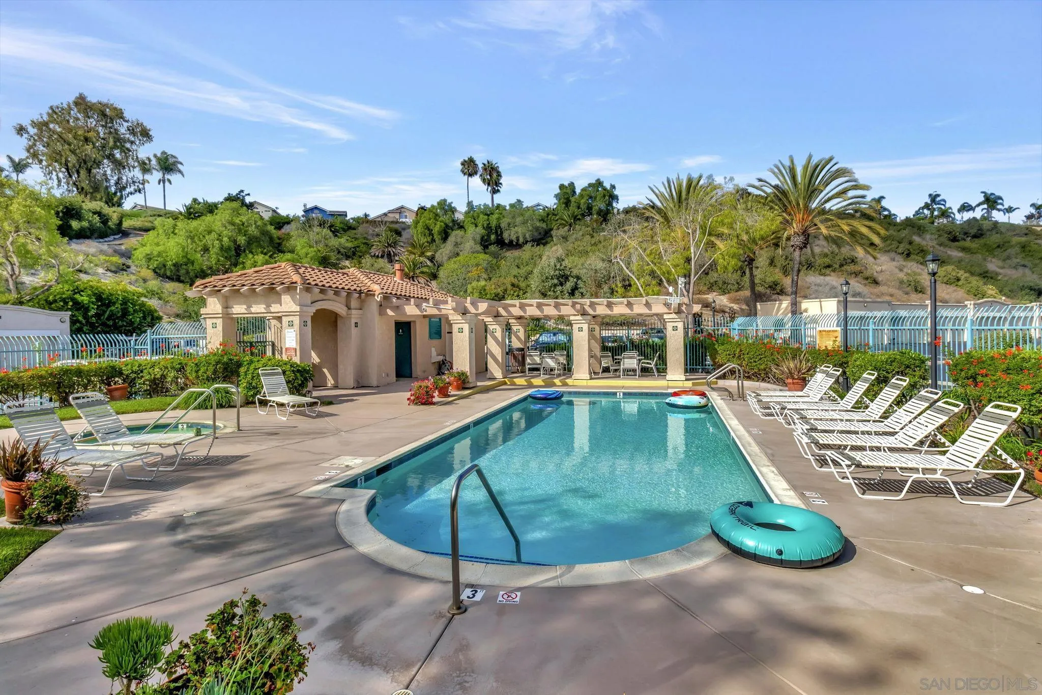 https://cdn.realtyfeed.com/cdn/127/250040207/0333fe1b3834a1c6c5e438e105e5d2f9.webp