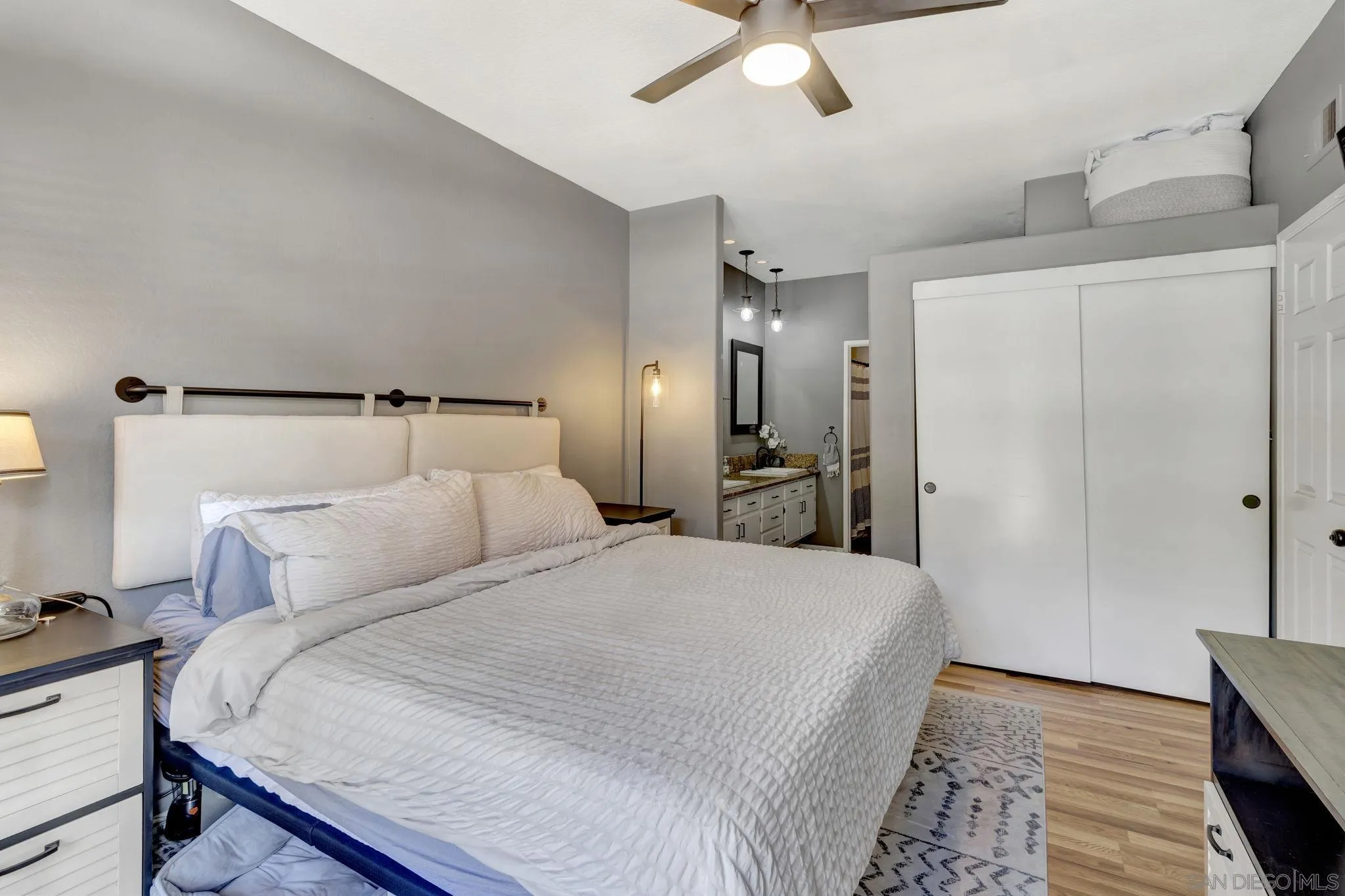 https://cdn.realtyfeed.com/cdn/127/250040207/a192765a7caf2e3821f1dd2499041c80.webp