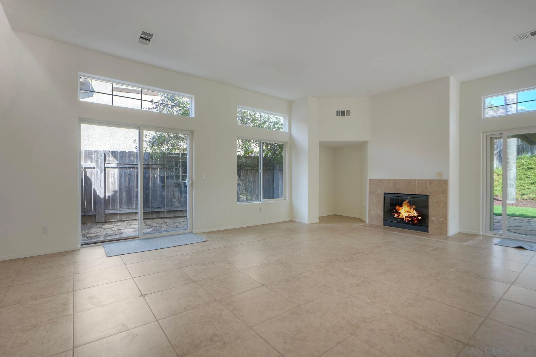 https://cdn.realtyfeed.com/cdn/127/250040208/000232a7e39d7b1221f37d9b323dd378.webp