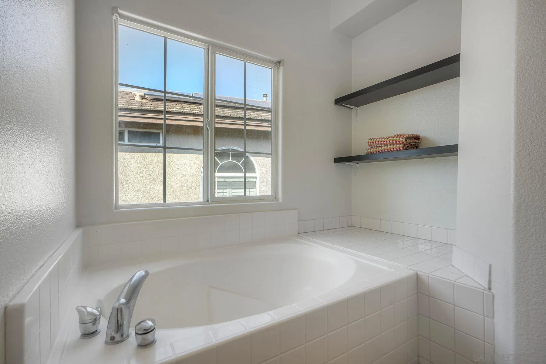 https://cdn.realtyfeed.com/cdn/127/250040208/1d6726b6c002b2fa54ad8bcd6ce1b443.webp
