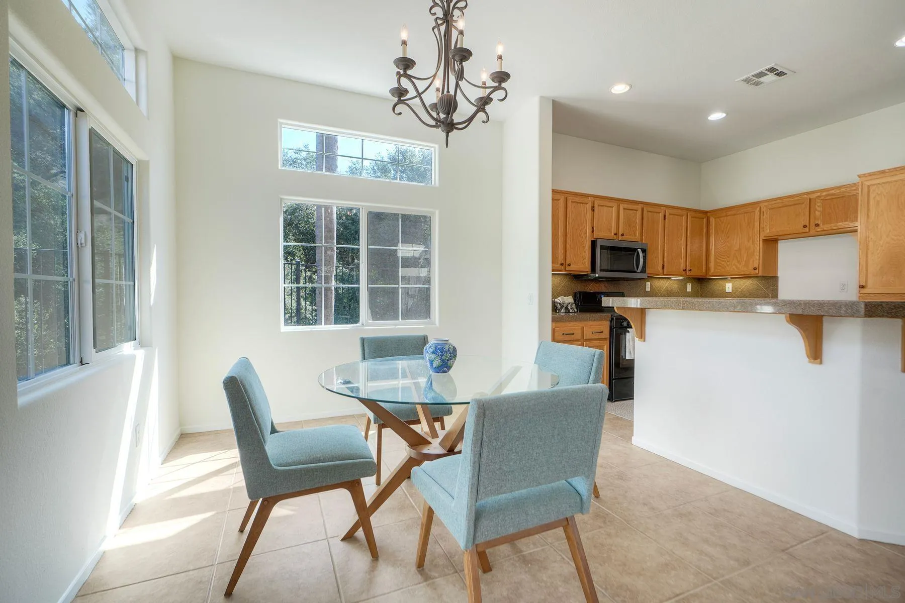 https://cdn.realtyfeed.com/cdn/127/250040208/33ce3e9b41a5d869a6803fbea2a87e28.webp