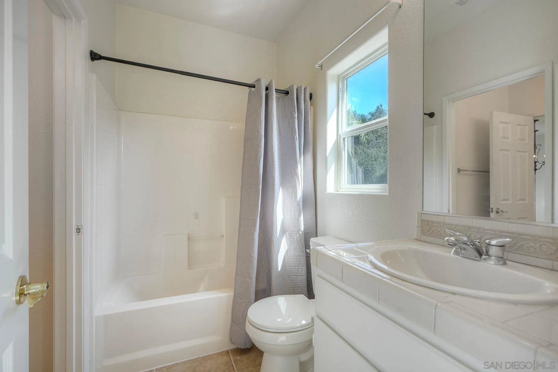 https://cdn.realtyfeed.com/cdn/127/250040208/7c37a7df3a317b3bbb8757218d2c49f5.webp