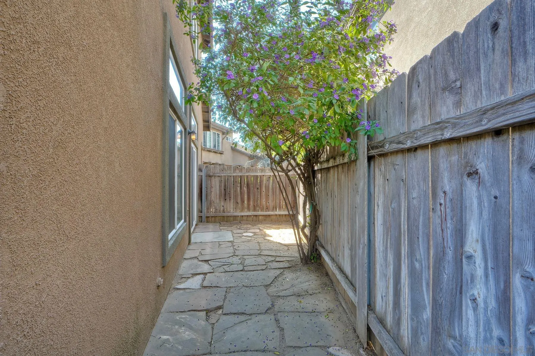 https://cdn.realtyfeed.com/cdn/127/250040208/9631b6ebcdee60a12cda49af5cc7376f.webp