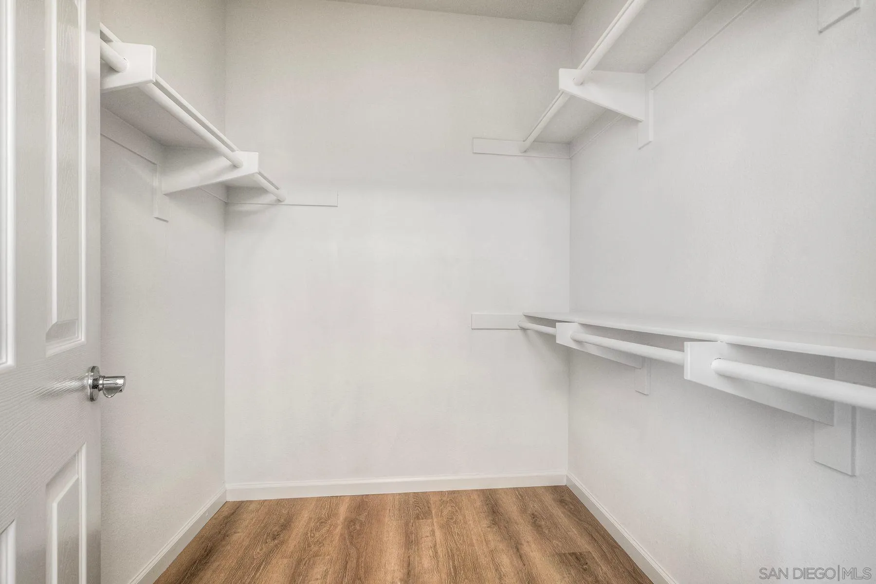 https://cdn.realtyfeed.com/cdn/127/250040208/a2bf4cdc5a298cbdae9e42f93ca8e98b.webp