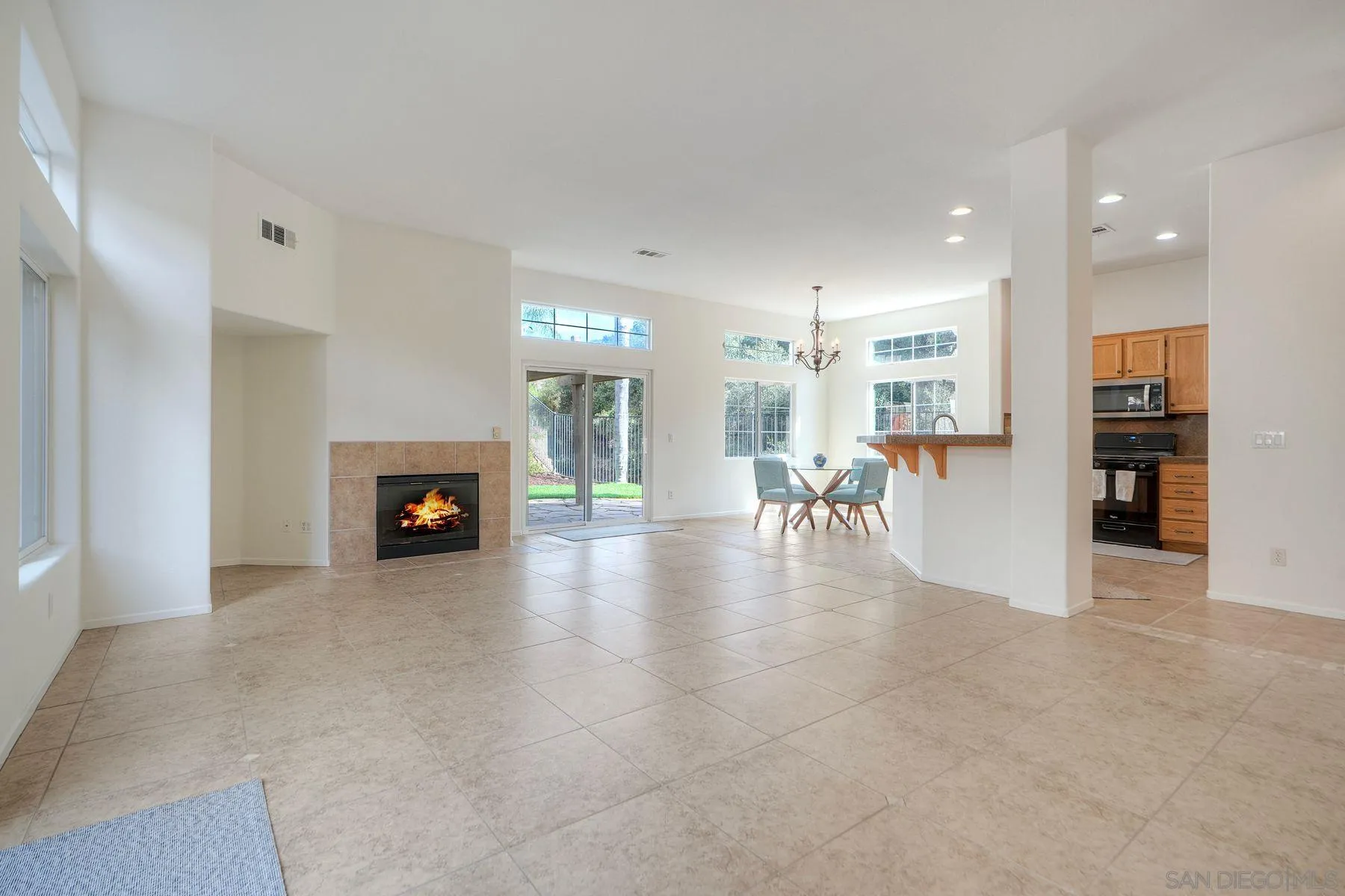 https://cdn.realtyfeed.com/cdn/127/250040208/a5c950b0aa509c06b823fd41e40314b7.webp
