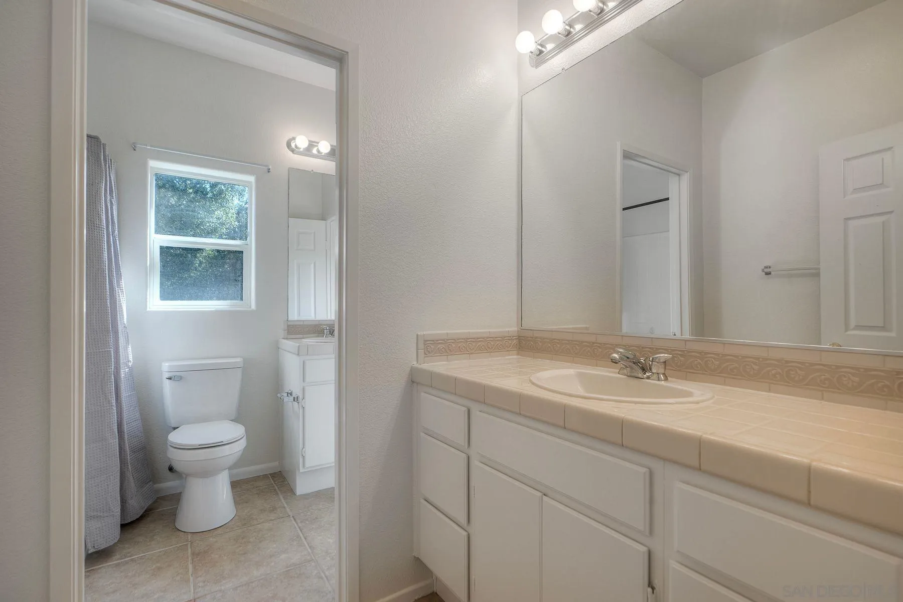 https://cdn.realtyfeed.com/cdn/127/250040208/b955444b4be976d44d6ca84ed78f1e80.webp