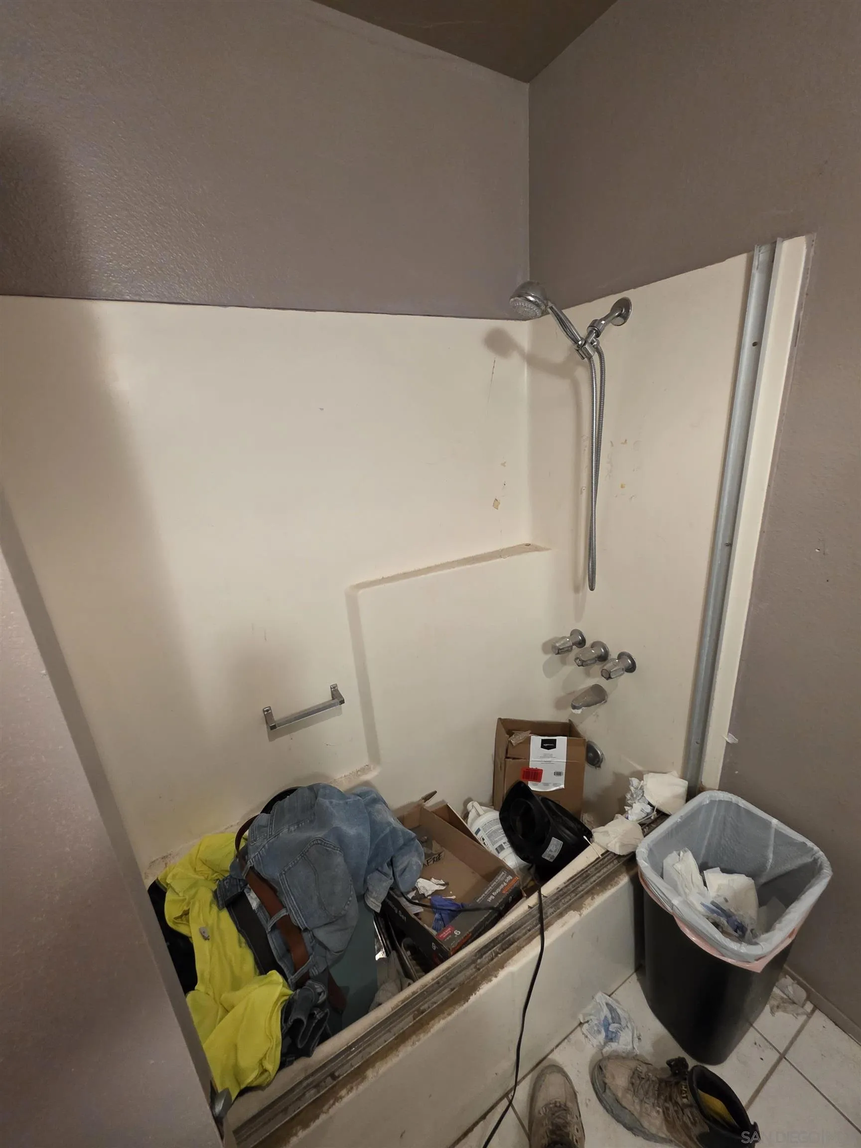 https://cdn.realtyfeed.com/cdn/127/250040211/b3e1a6b5a0a08fbd8ea78ebb504bbce4.webp