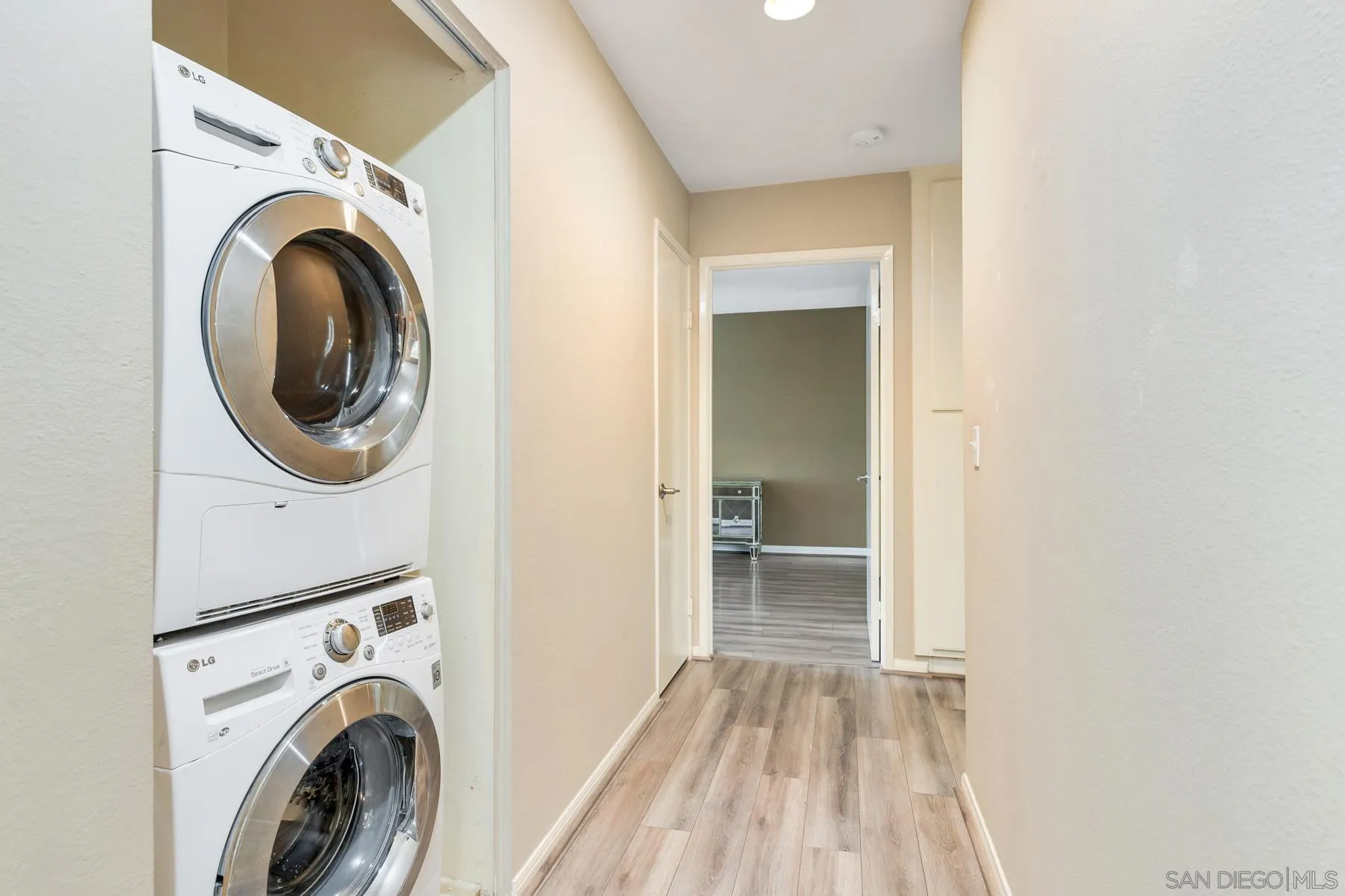 https://cdn.realtyfeed.com/cdn/127/250040222/09372f4727644d72b40b7652fa7b335d.webp