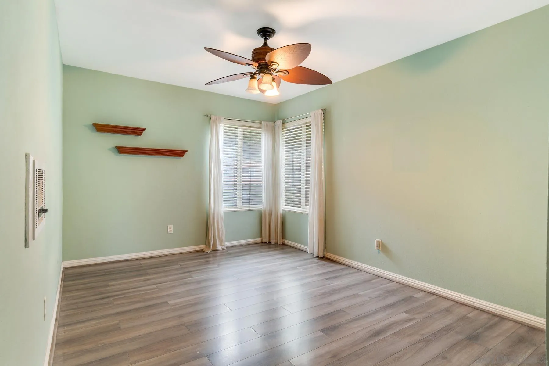 https://cdn.realtyfeed.com/cdn/127/250040222/3a8844852b17b5d20b8530e5b81bc31f.webp