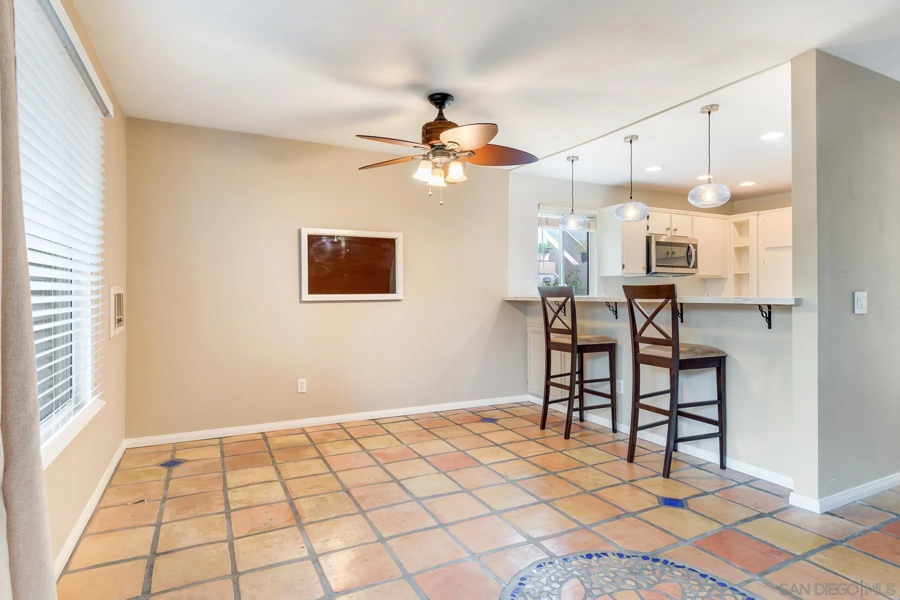 https://cdn.realtyfeed.com/cdn/127/250040222/80351562aa4d5e7ed1eaa765a8e69ebb.webp