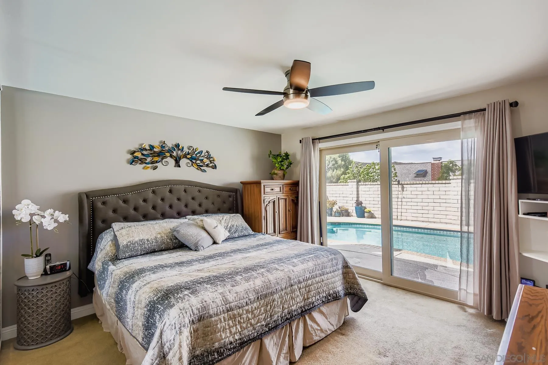 https://cdn.realtyfeed.com/cdn/127/250040232/2b34bb7d01104e268ff74cd8e5646e69.webp