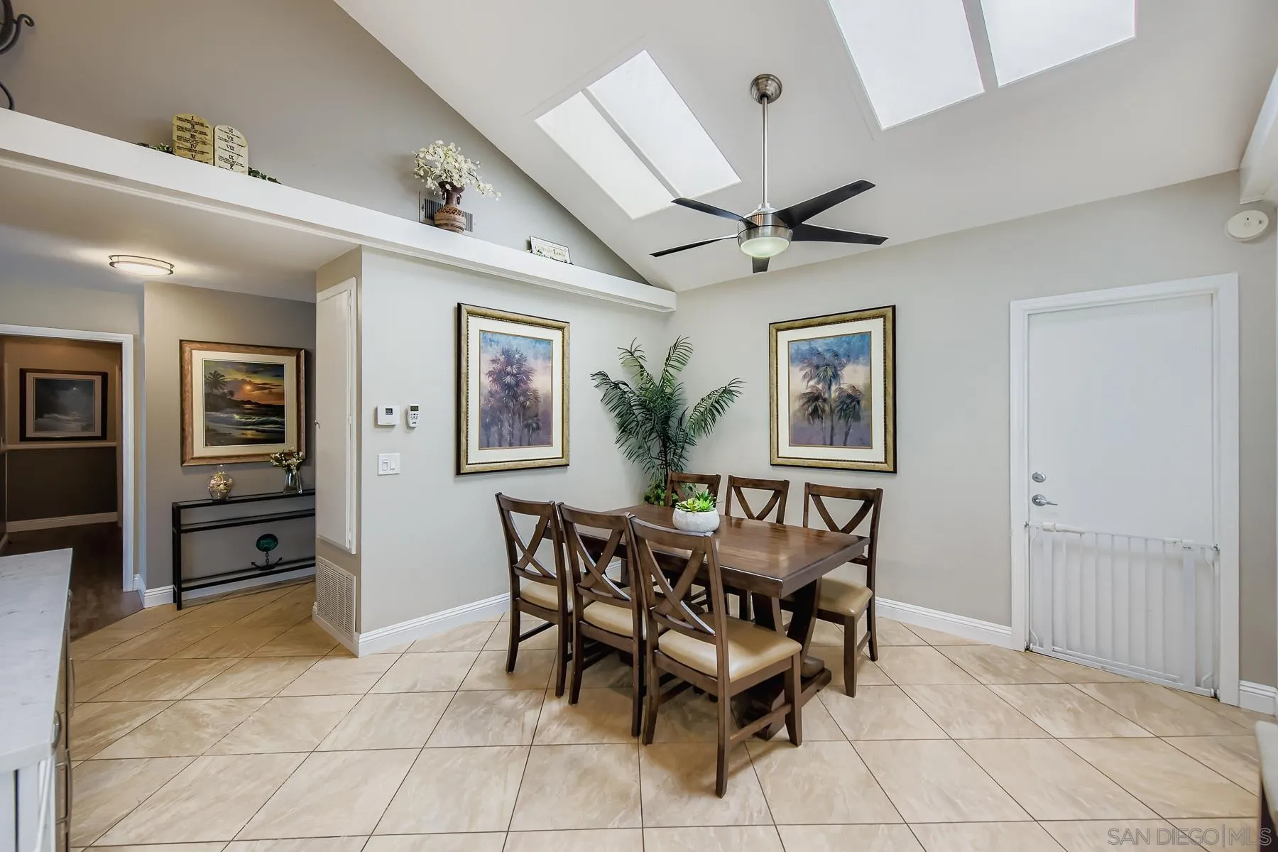 https://cdn.realtyfeed.com/cdn/127/250040232/8193cab286656b17fa522ed1bce3da53.webp