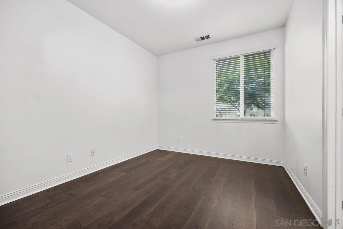 https://cdn.realtyfeed.com/cdn/127/250040233/4058503b83b94af2d91edee6be54d1eb.webp