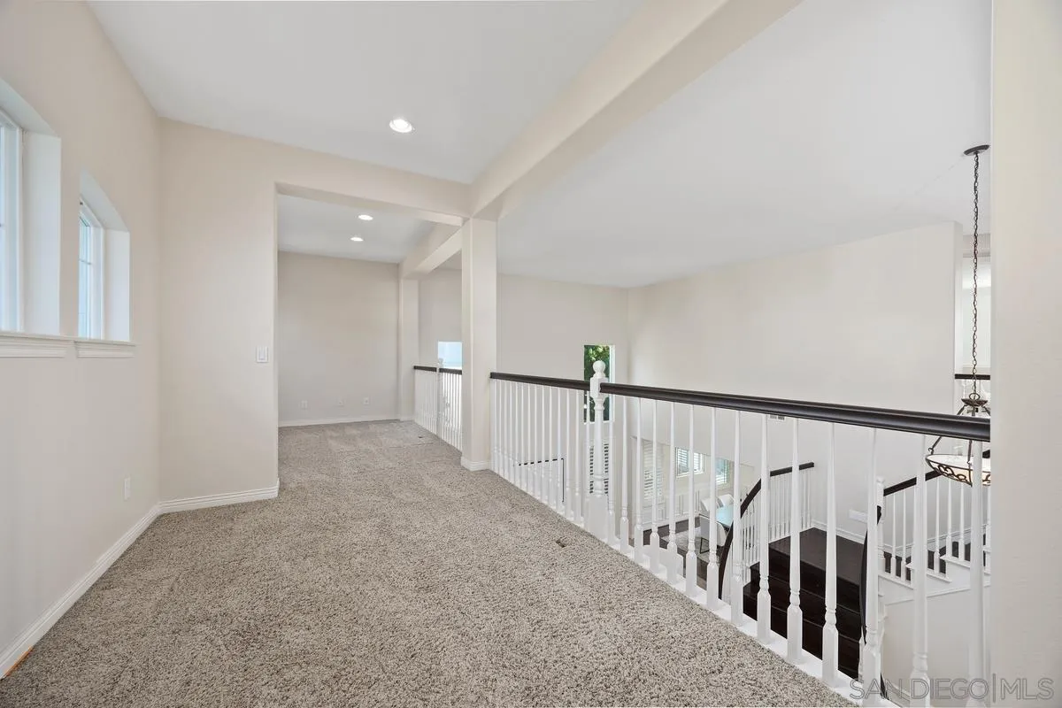 https://cdn.realtyfeed.com/cdn/127/250040233/f59e7245841c16aa624fad20a807334a.webp