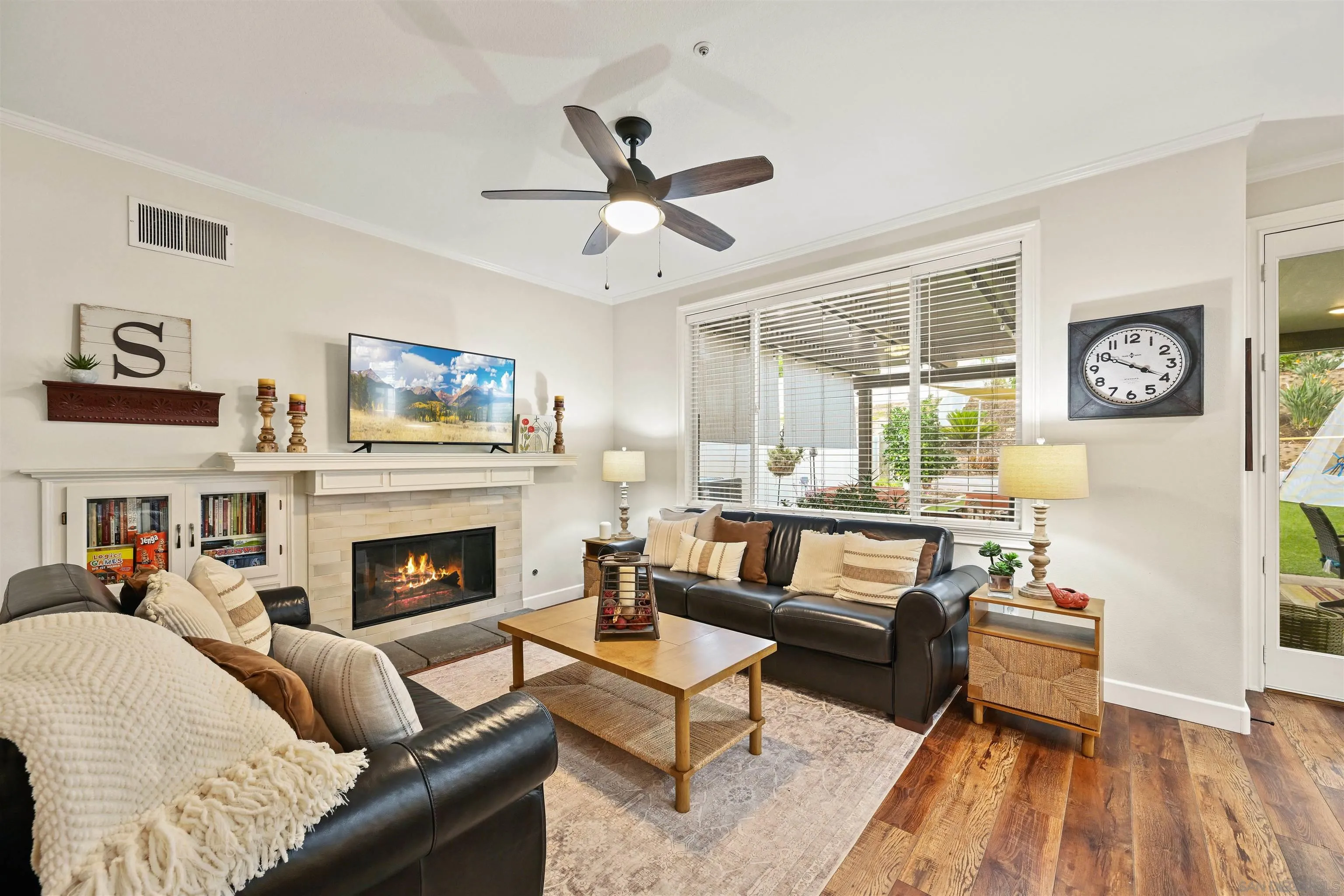 https://cdn.realtyfeed.com/cdn/127/250040247/a4e98ef88b70bbfdc8ec9b7daa0b2048.webp