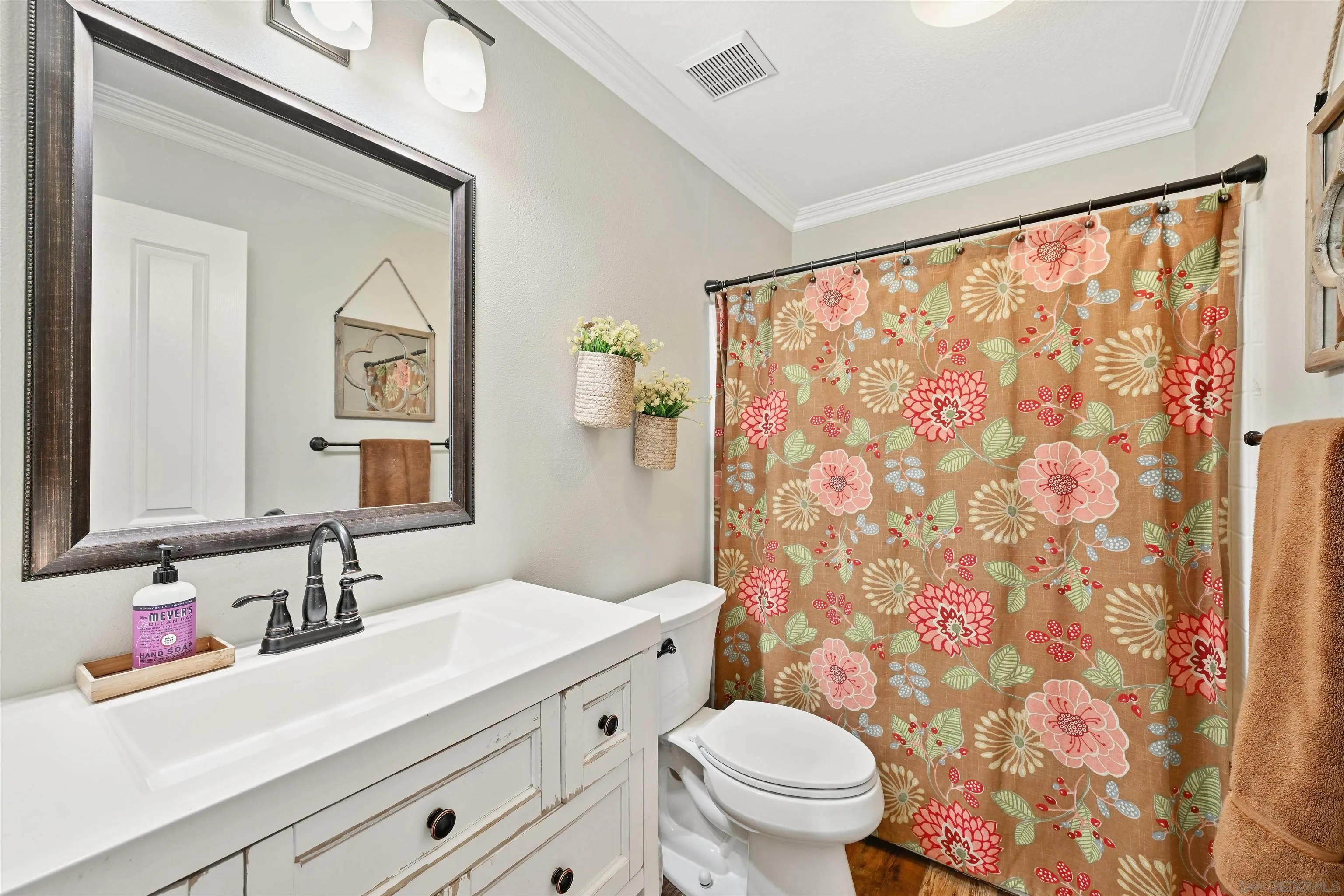 https://cdn.realtyfeed.com/cdn/127/250040247/f93db030d579e0b23f916538c2518833.webp