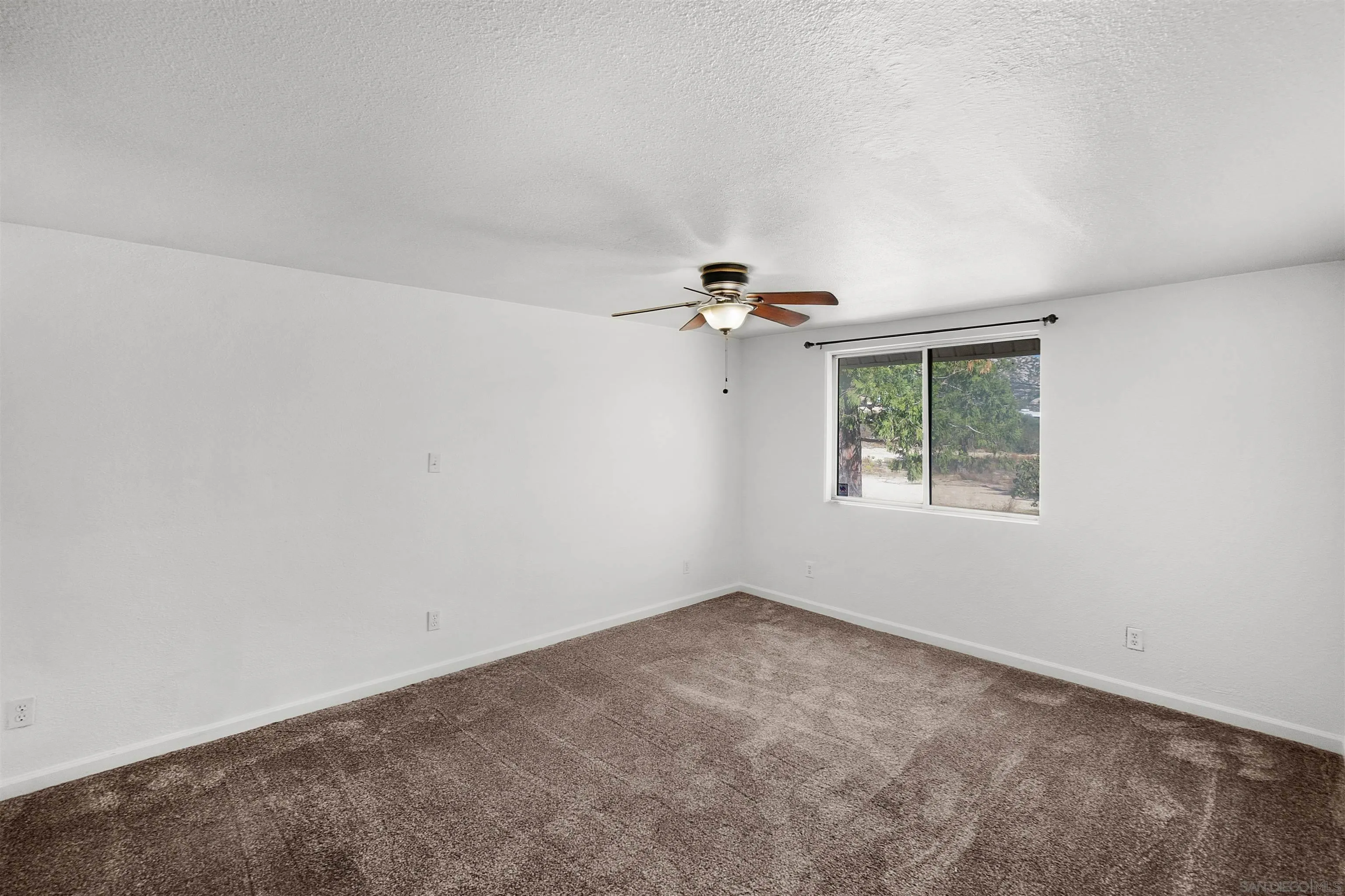 https://cdn.realtyfeed.com/cdn/127/250040248/0fef8ee267e423af7bc8d3f670a1d6af.webp