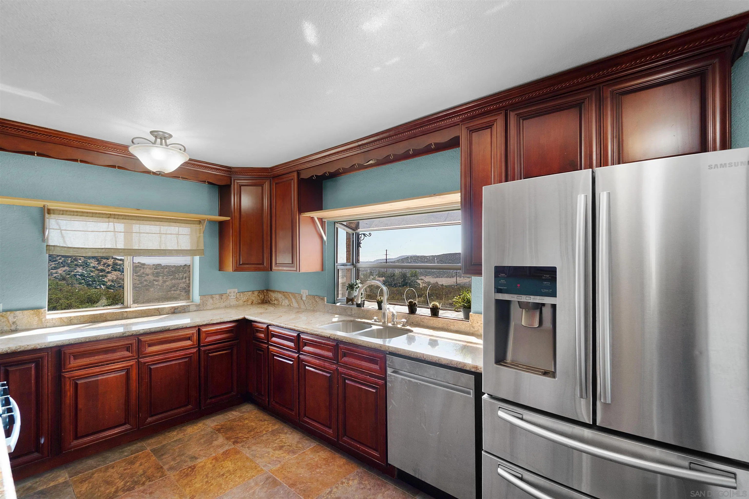 https://cdn.realtyfeed.com/cdn/127/250040248/a94b15d7acee4ac4487b3e7f684aa47b.webp