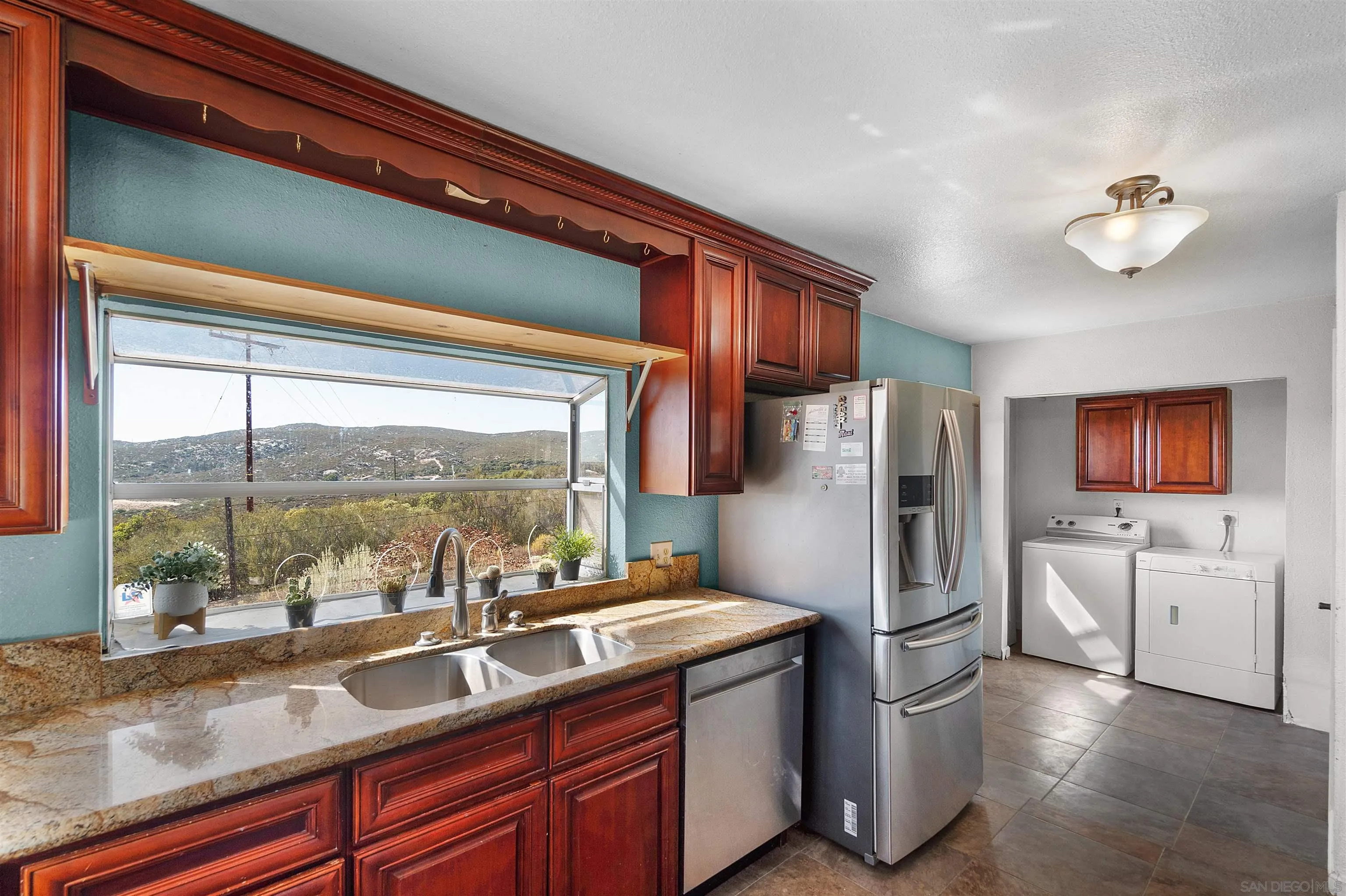 https://cdn.realtyfeed.com/cdn/127/250040248/fa4877d1a3ae98e8597296f9c6ceeb3e.webp