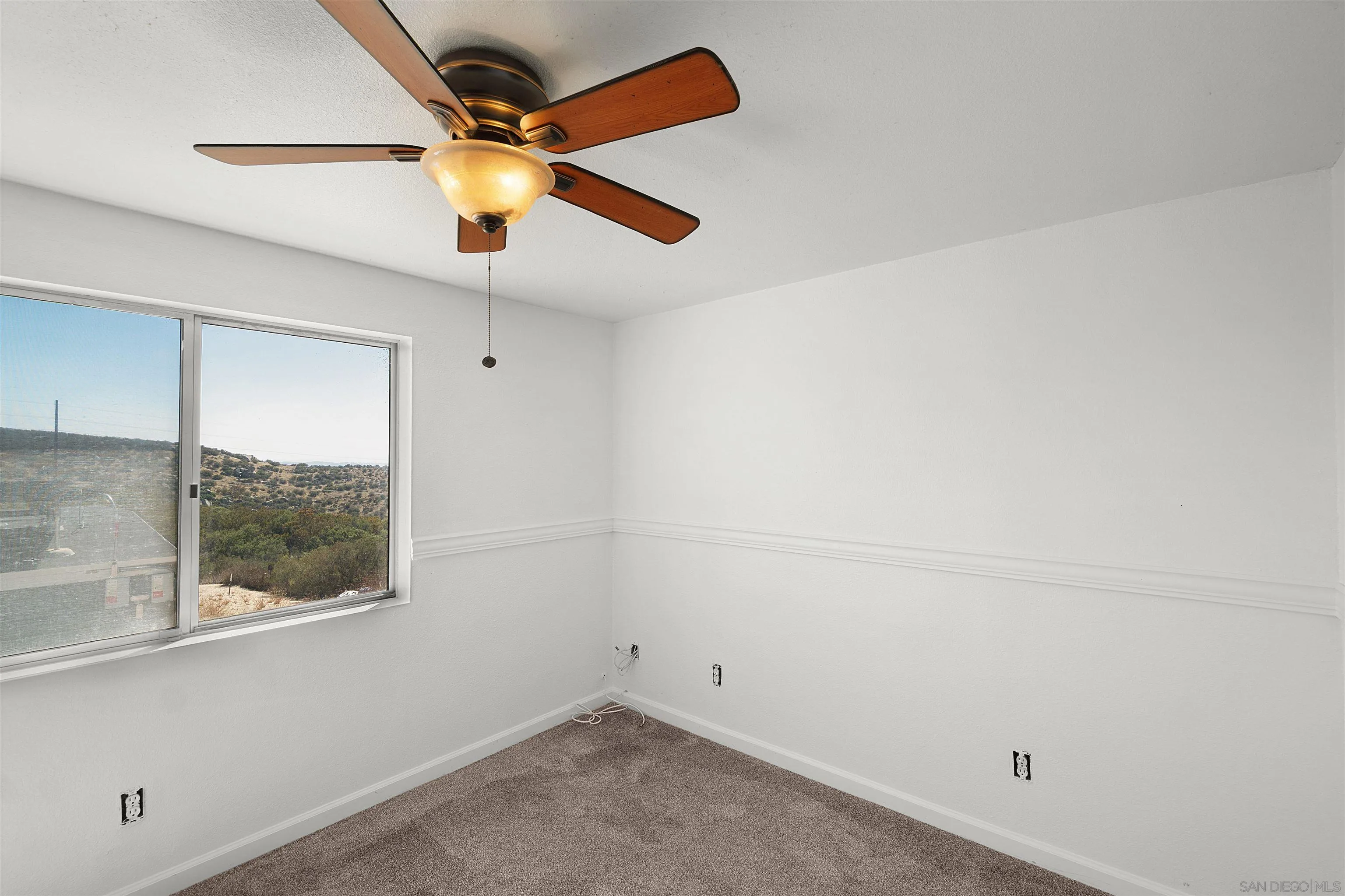https://cdn.realtyfeed.com/cdn/127/250040248/fd1cdf85546b5a1d4d8187d203cf74e1.webp