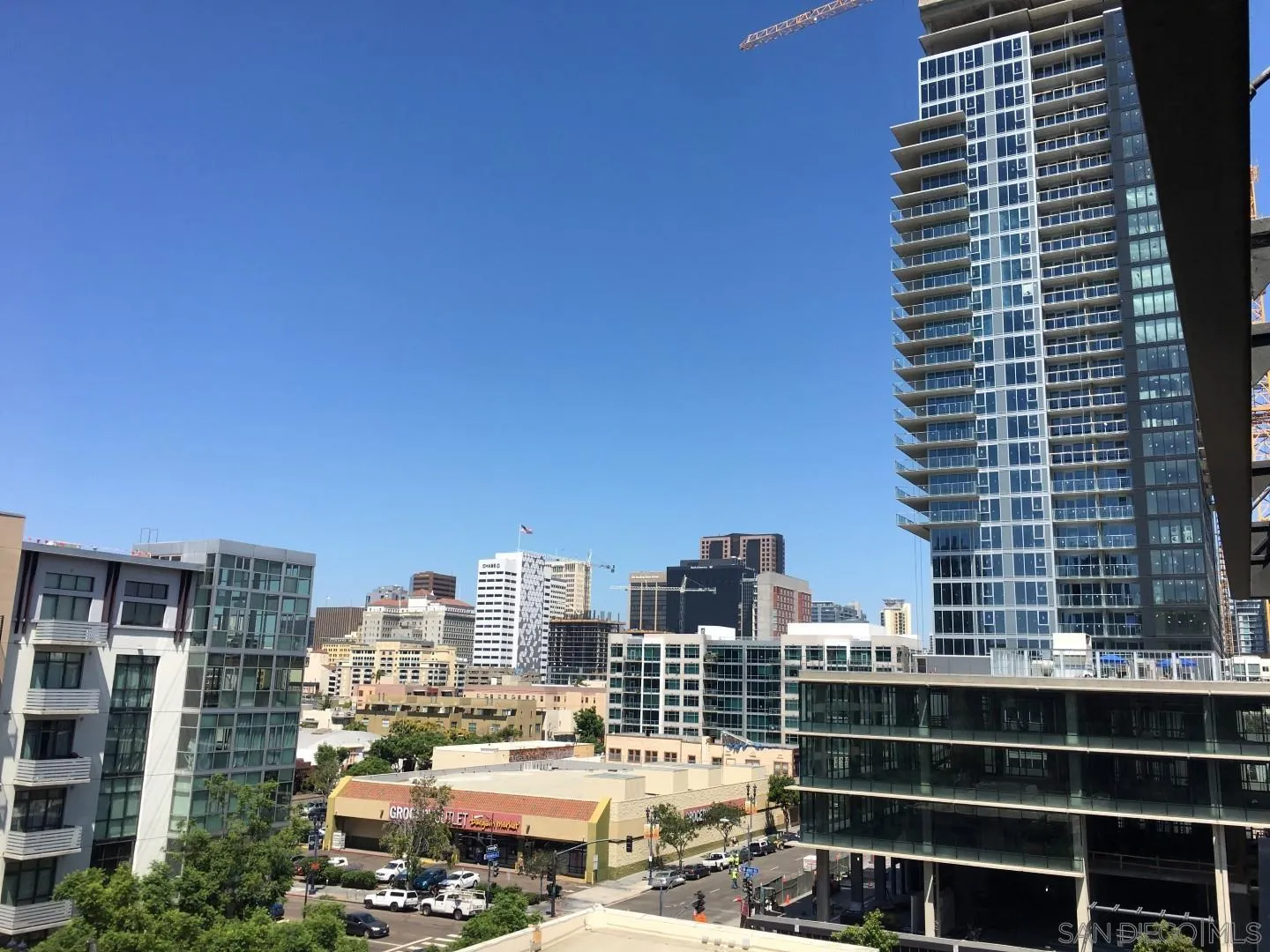 https://cdn.realtyfeed.com/cdn/127/250040250/1da95b4bb5dab0571d2023b17bf00305.webp