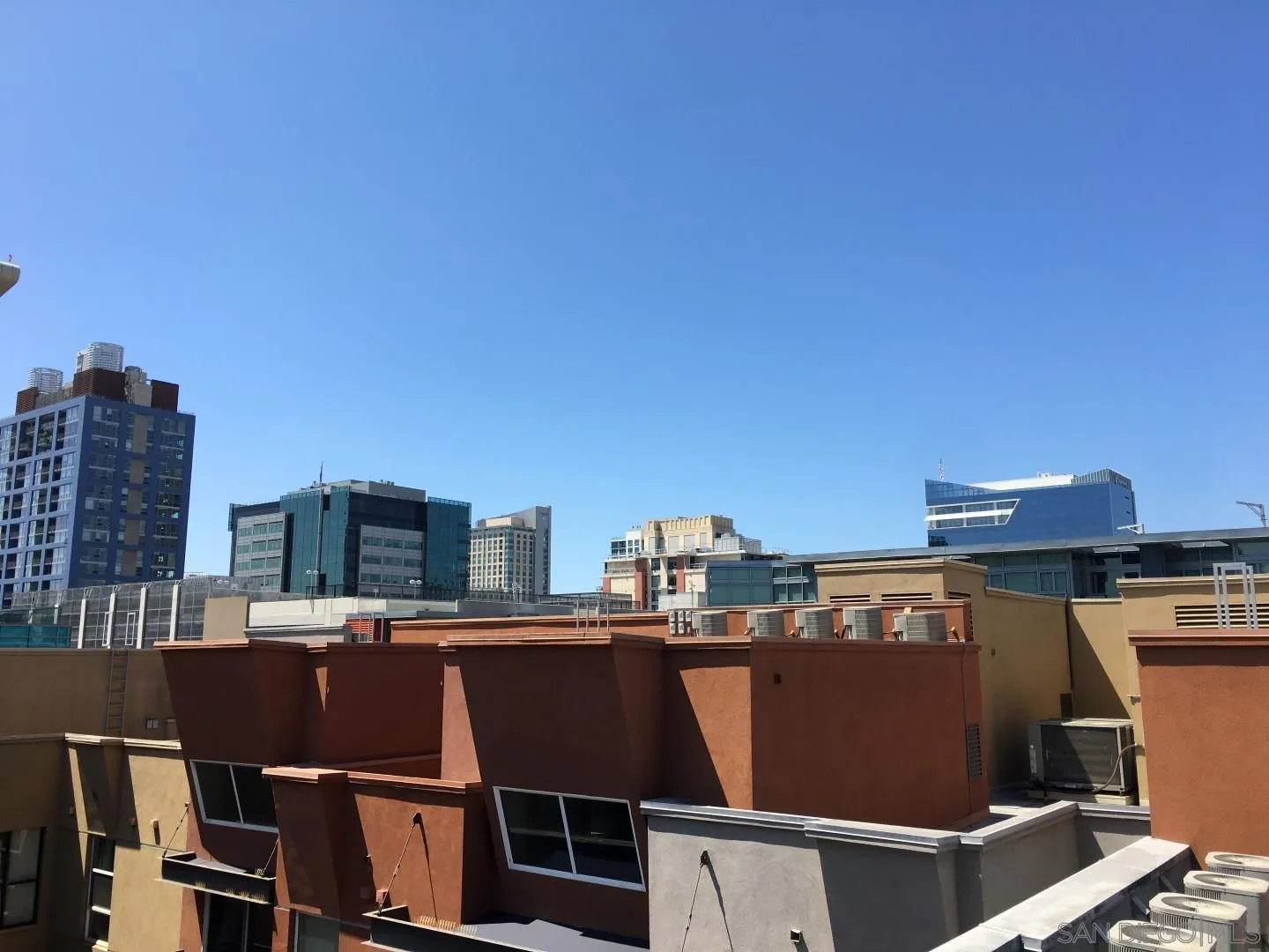 https://cdn.realtyfeed.com/cdn/127/250040250/4b9f38137c9fea7c0fc1a6d91bb80df3.webp