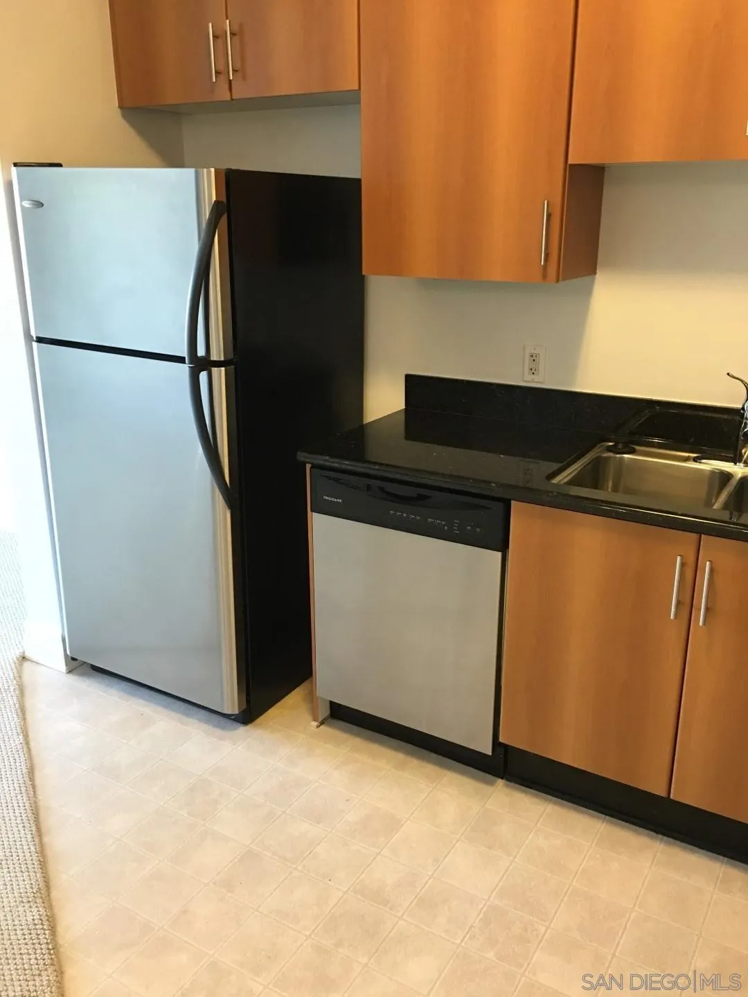 https://cdn.realtyfeed.com/cdn/127/250040250/d2a376bd33900de5cb264b8860f1c8b8.webp
