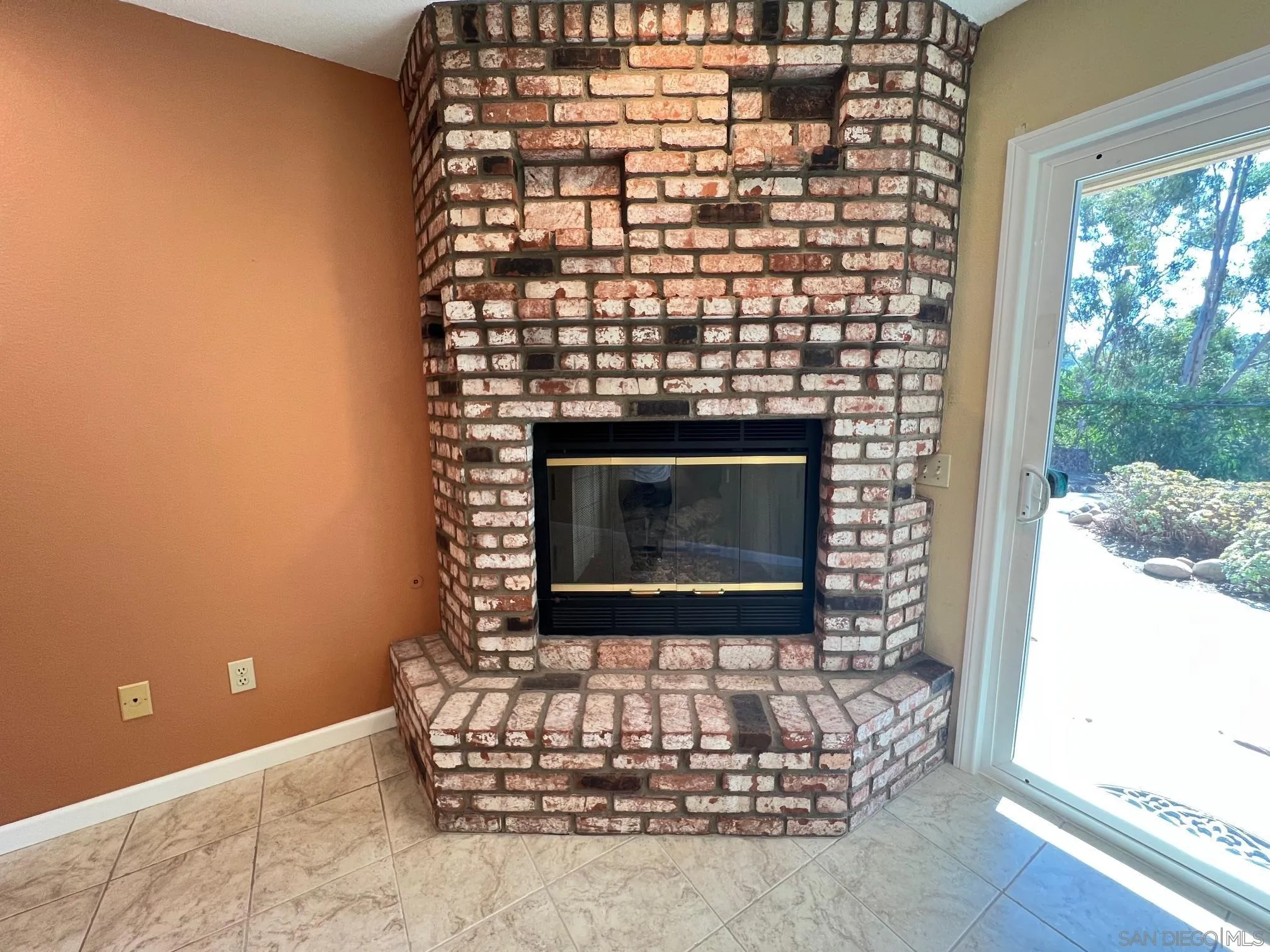 https://cdn.realtyfeed.com/cdn/127/250040267/74e461d8ee6eea79ef1732a4c5a23027.webp